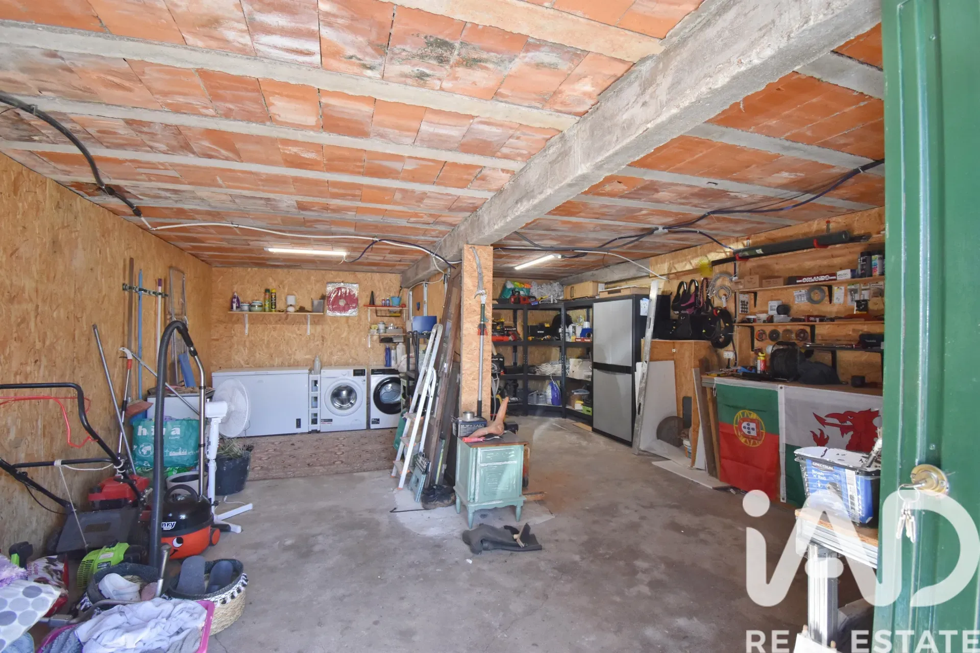 1970s Five-Bedroom House with Garden and Dual Kitchens in Cumeeira, Portugal - View image 34 of 40