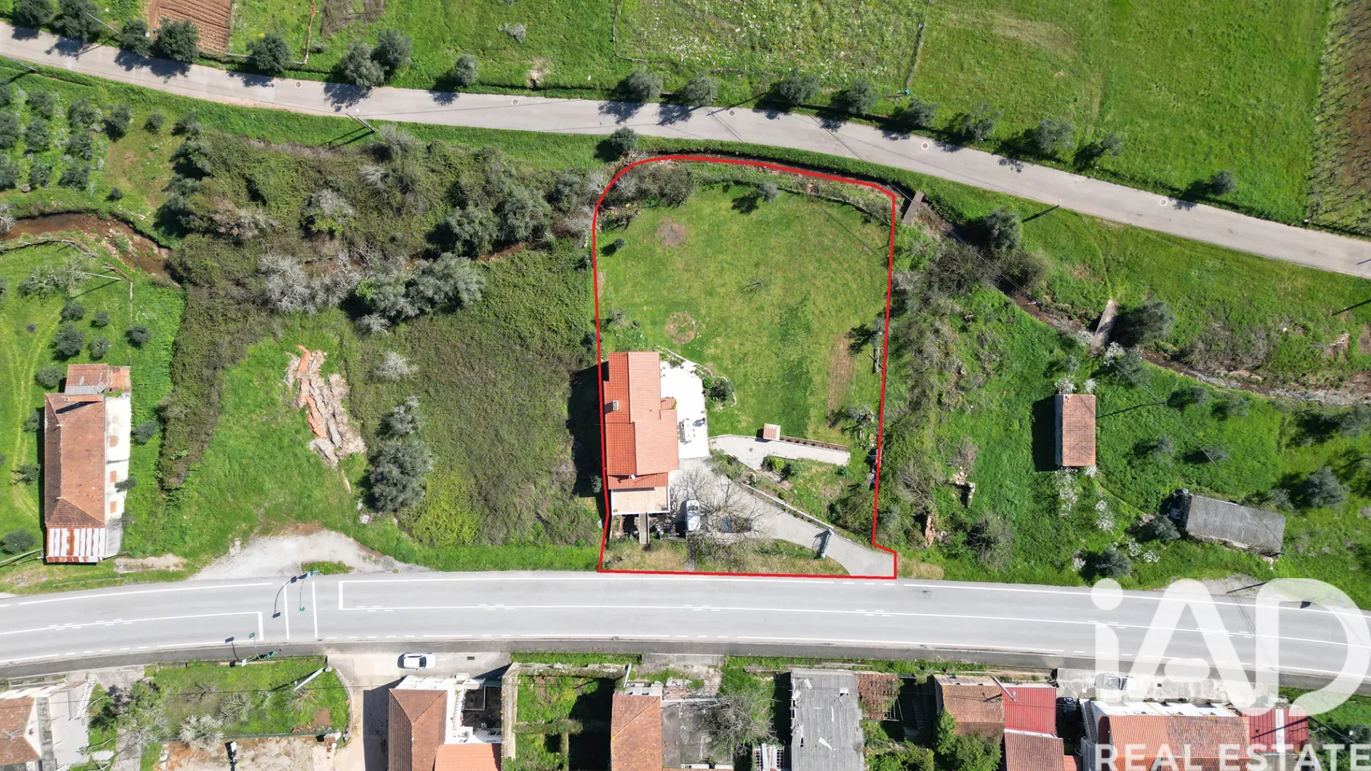 1970s Five-Bedroom House with Garden and Dual Kitchens in Cumeeira, Portugal - View image 36 of 40