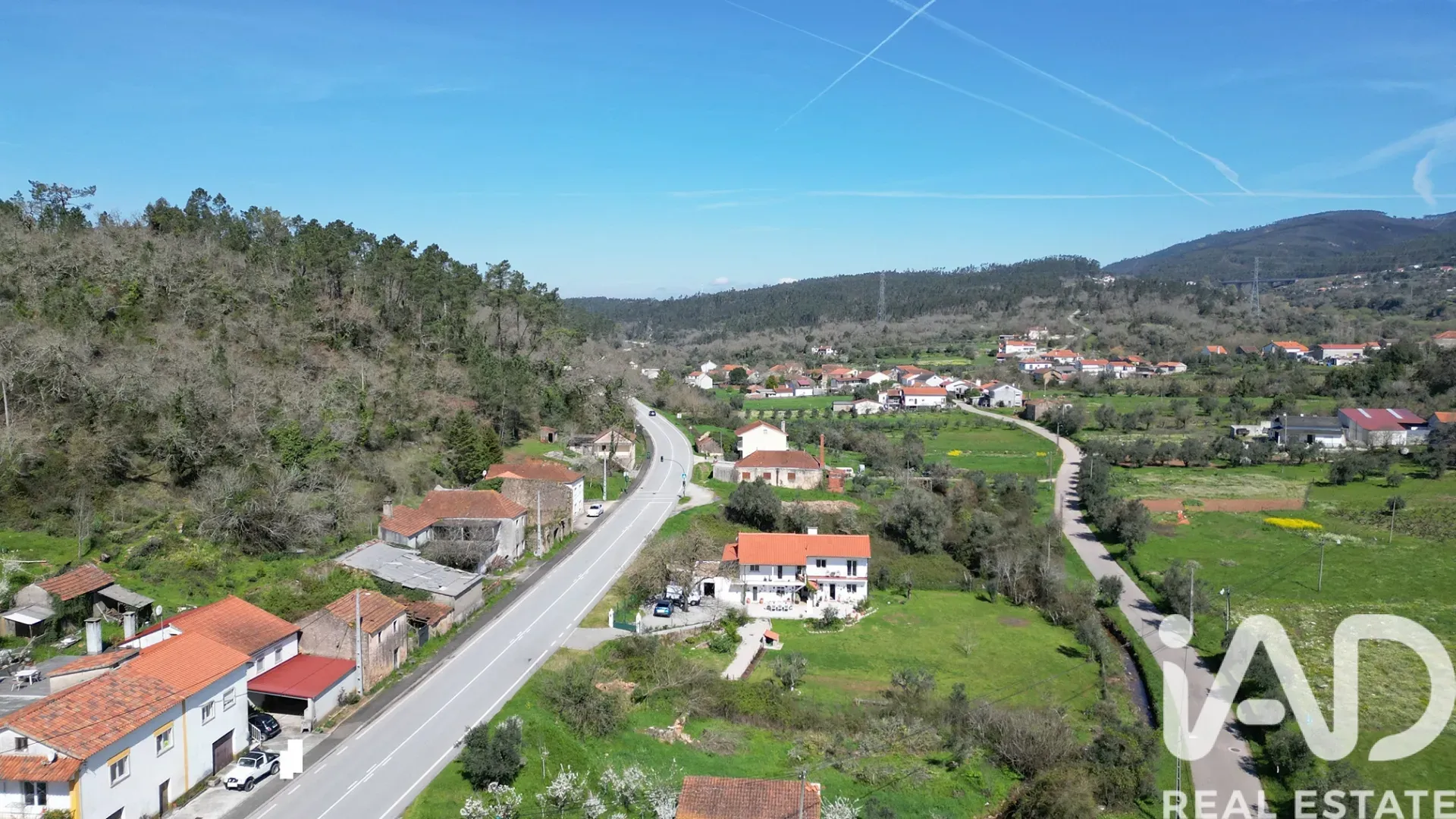 1970s Five-Bedroom House with Garden and Dual Kitchens in Cumeeira, Portugal - View image 37 of 40