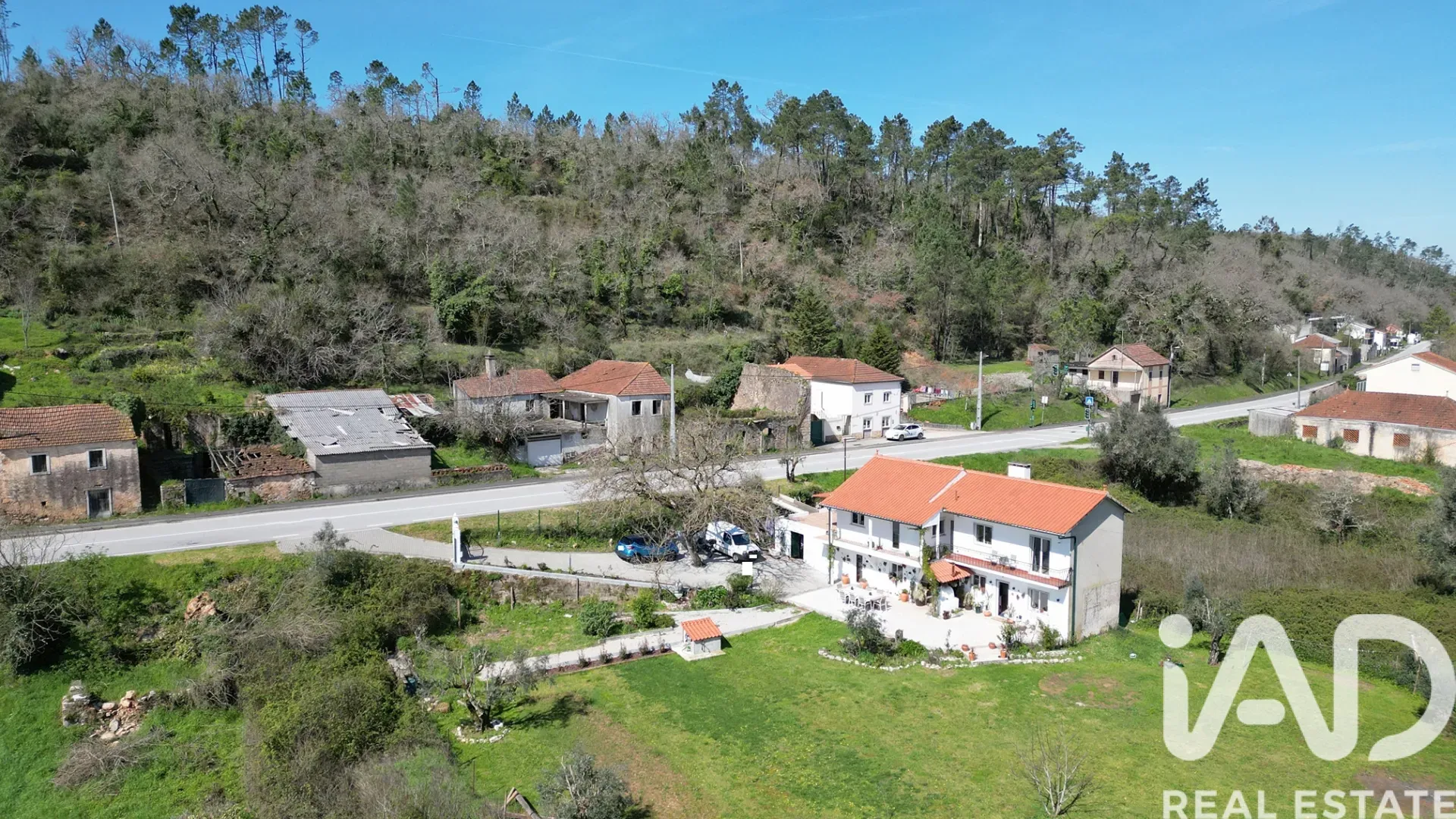 1970s Five-Bedroom House with Garden and Dual Kitchens in Cumeeira, Portugal - View image 40 of 40