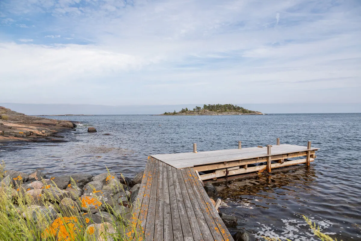 1909 Swedish Coastal Retreat with Expansive Gardens in Loftahammar - Image 2