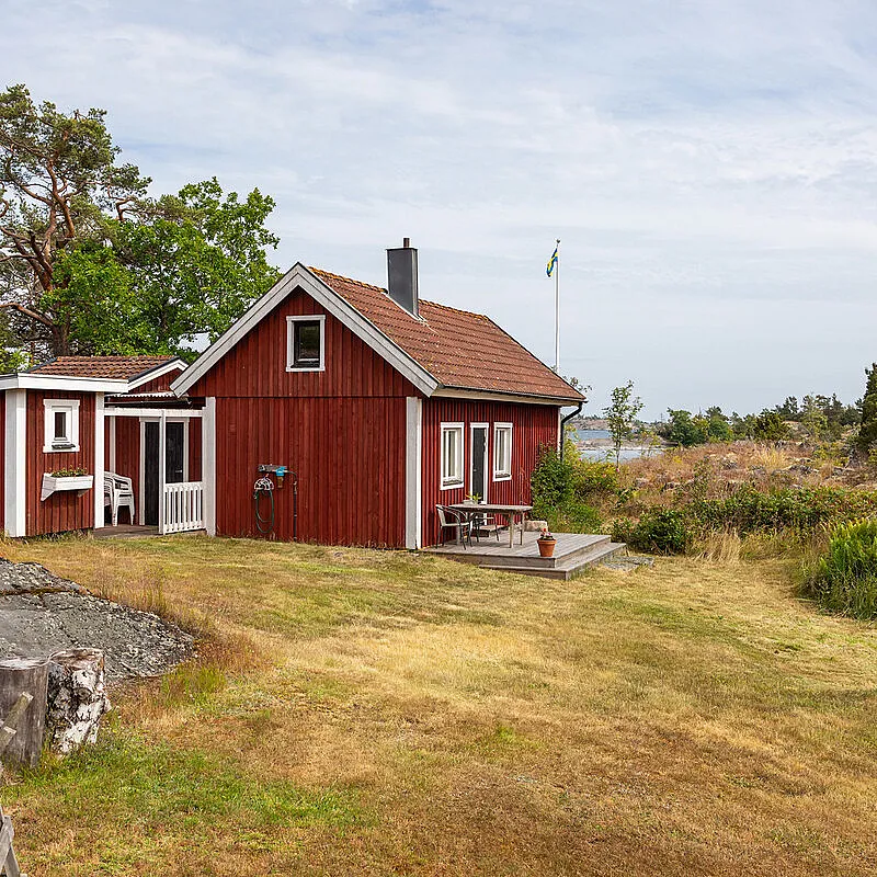 1909 Swedish Coastal Retreat with Expansive Gardens in Loftahammar