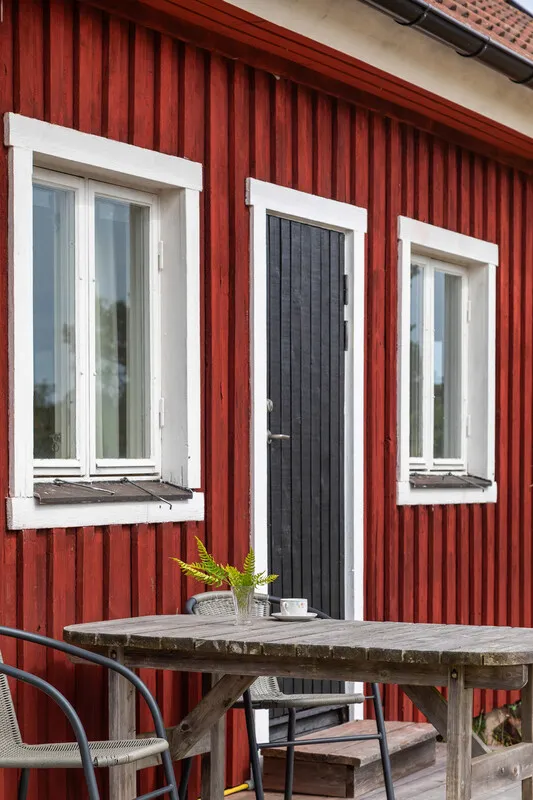 1909 Swedish Coastal Retreat with Expansive Gardens in Loftahammar - View image 9 of 58