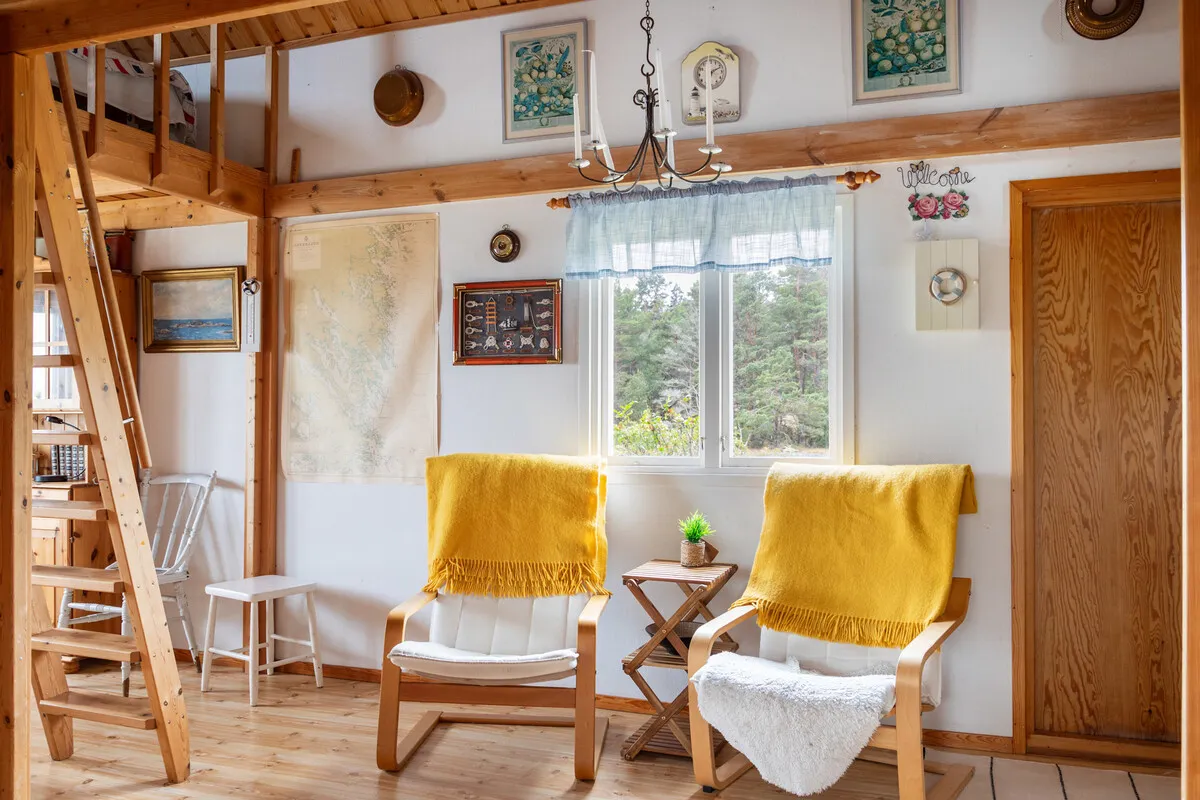 1909 Swedish Coastal Retreat with Expansive Gardens in Loftahammar - View image 15 of 58