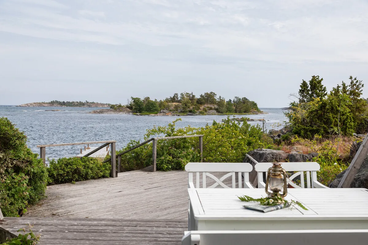 1909 Swedish Coastal Retreat with Expansive Gardens in Loftahammar - View image 23 of 58