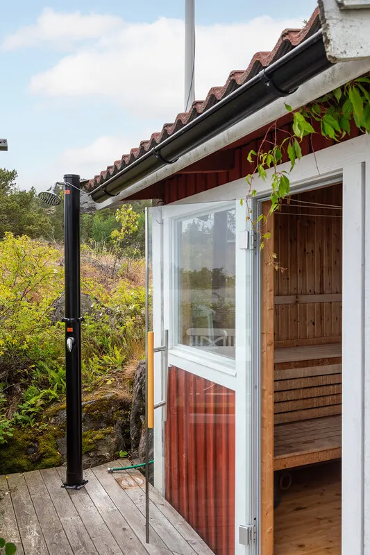 1909 Swedish Coastal Retreat with Expansive Gardens in Loftahammar - View image 39 of 58