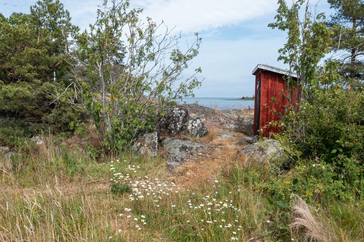 1909 Swedish Coastal Retreat with Expansive Gardens in Loftahammar - View image 42 of 58