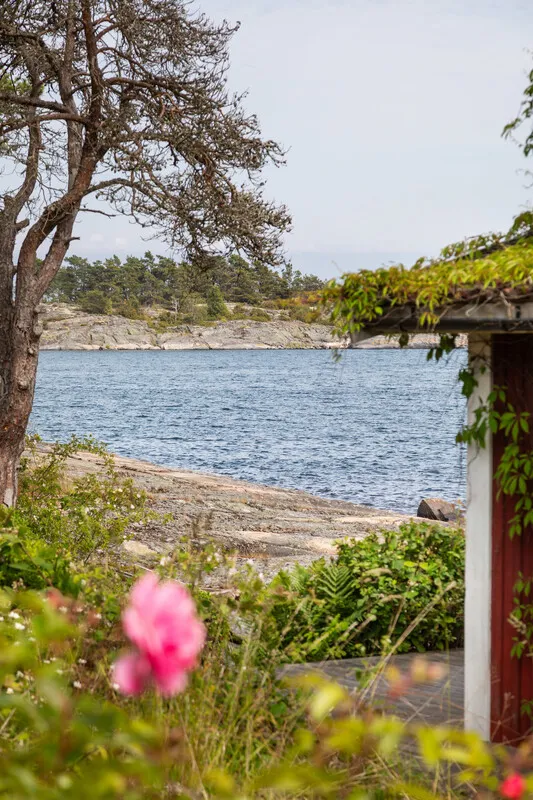 1909 Swedish Coastal Retreat with Expansive Gardens in Loftahammar - View image 49 of 58