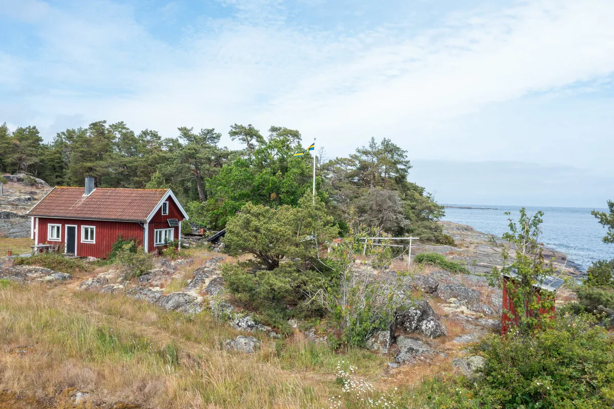 1909 Swedish Coastal Retreat with Expansive Gardens in Loftahammar - View image 52 of 58