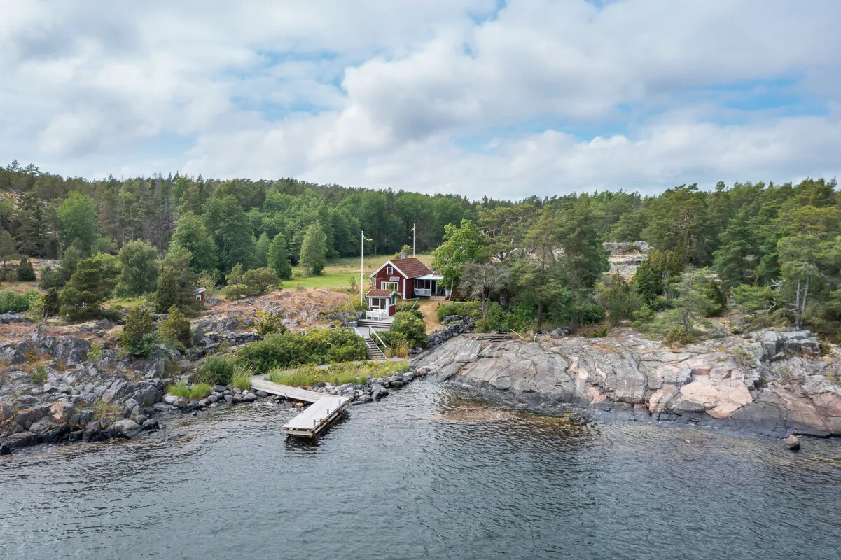 1909 Swedish Coastal Retreat with Expansive Gardens in Loftahammar - View image 55 of 58