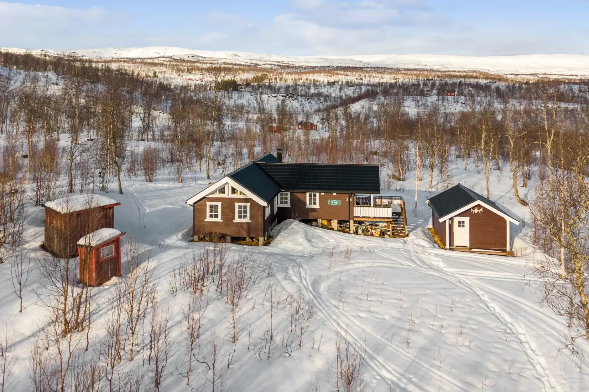 Modern 4-Bedroom Cabin with Mountain Access in Sulitjelma, Norway - Image 2