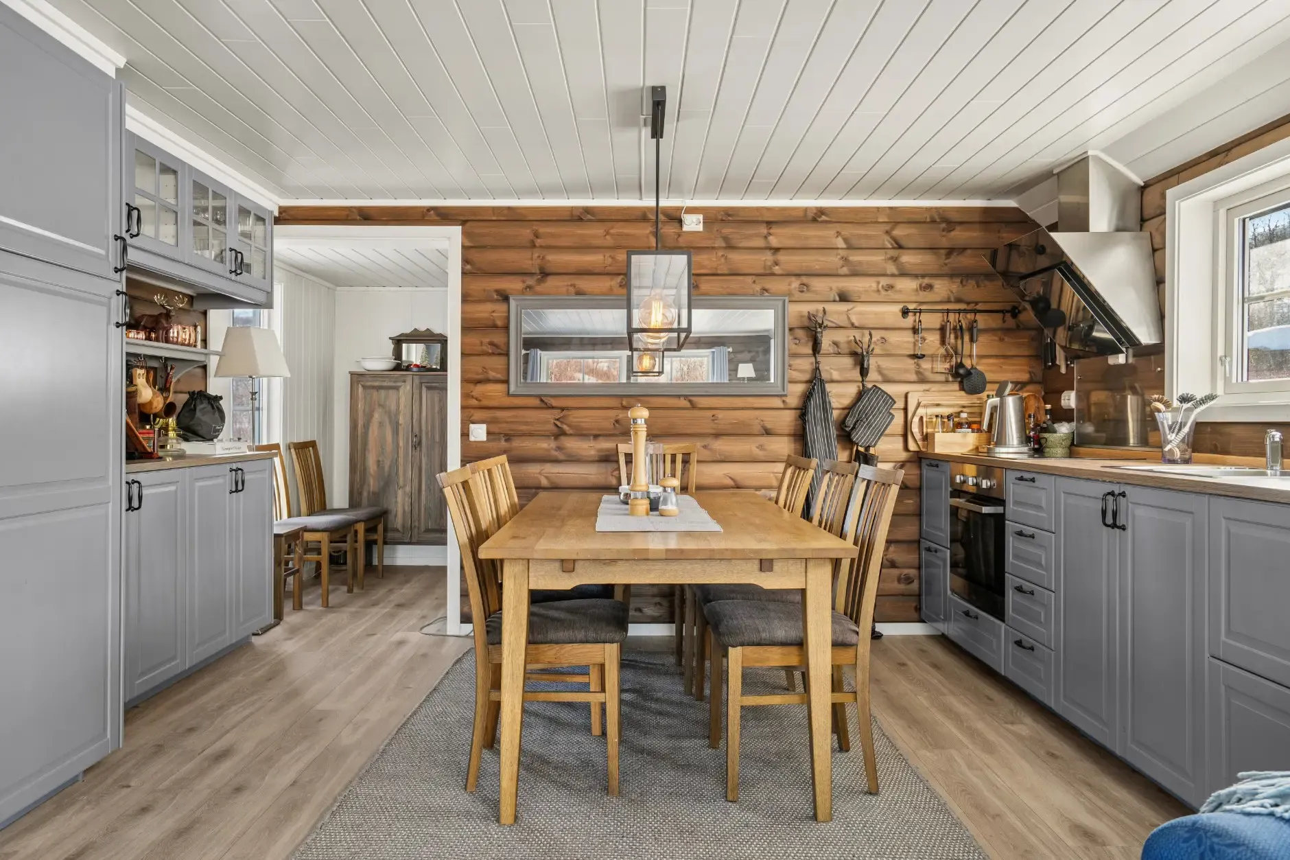 Modern 4-Bedroom Cabin with Mountain Access in Sulitjelma, Norway - View image 11 of 32