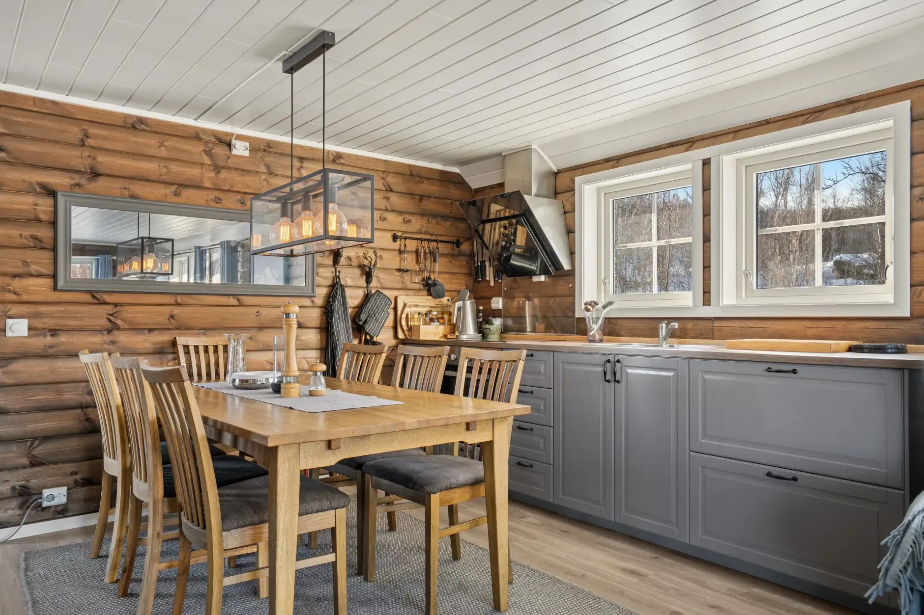 Modern 4-Bedroom Cabin with Mountain Access in Sulitjelma, Norway - View image 12 of 32