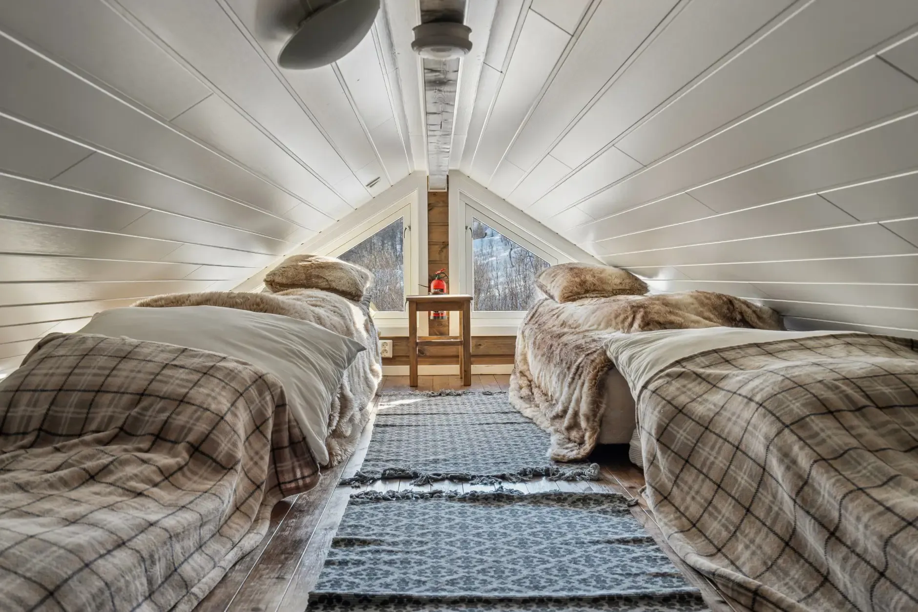 Modern 4-Bedroom Cabin with Mountain Access in Sulitjelma, Norway - View image 18 of 32