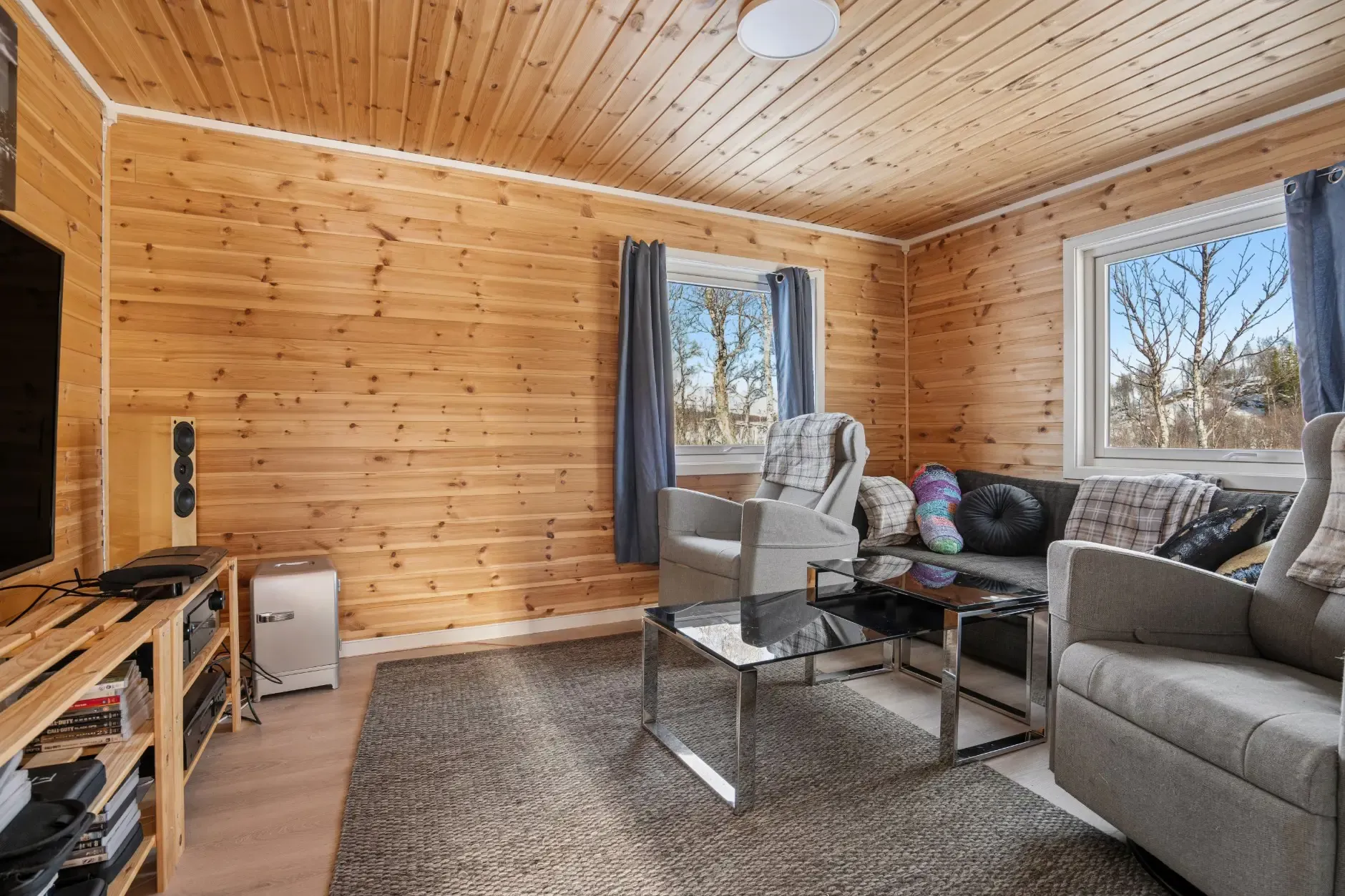 Modern 4-Bedroom Cabin with Mountain Access in Sulitjelma, Norway - View image 22 of 32