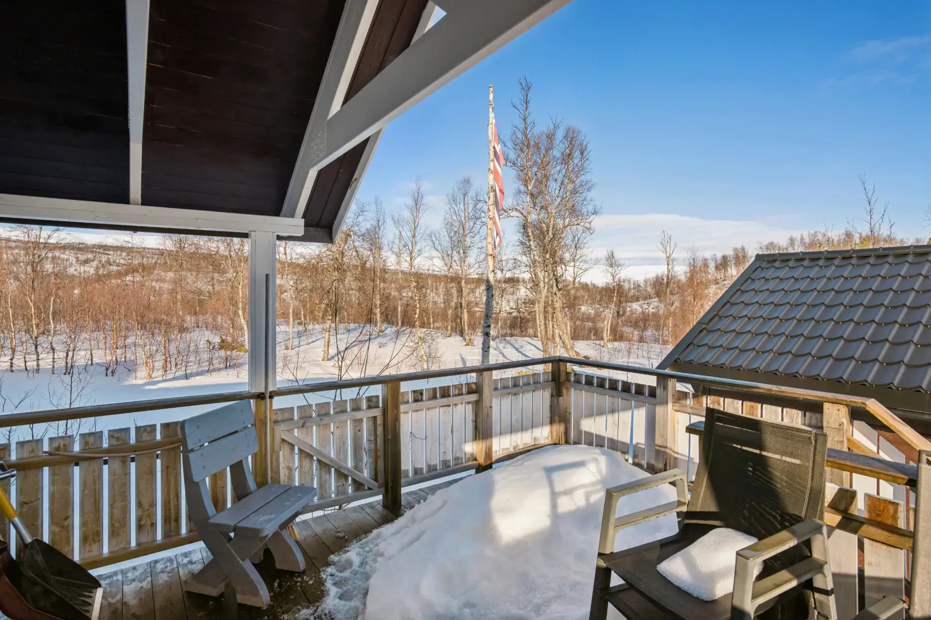 Modern 4-Bedroom Cabin with Mountain Access in Sulitjelma, Norway - View image 25 of 32