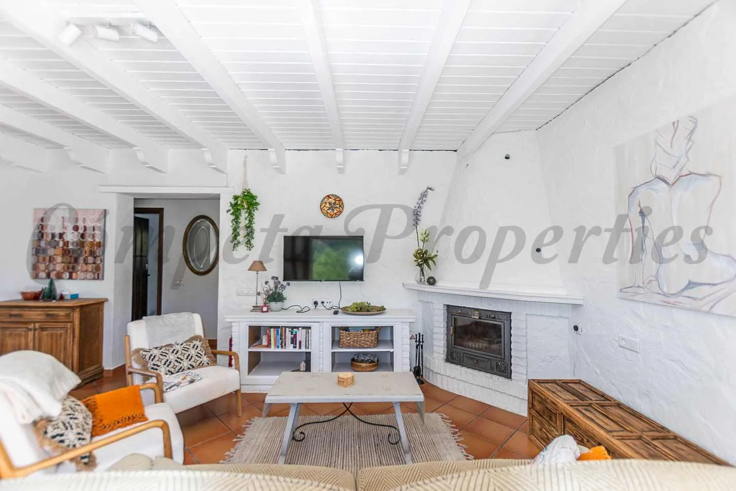 Andalusian Retreat: 3-Bedroom Country House with Pool in Cómpeta, Málaga - View image 9 of 21