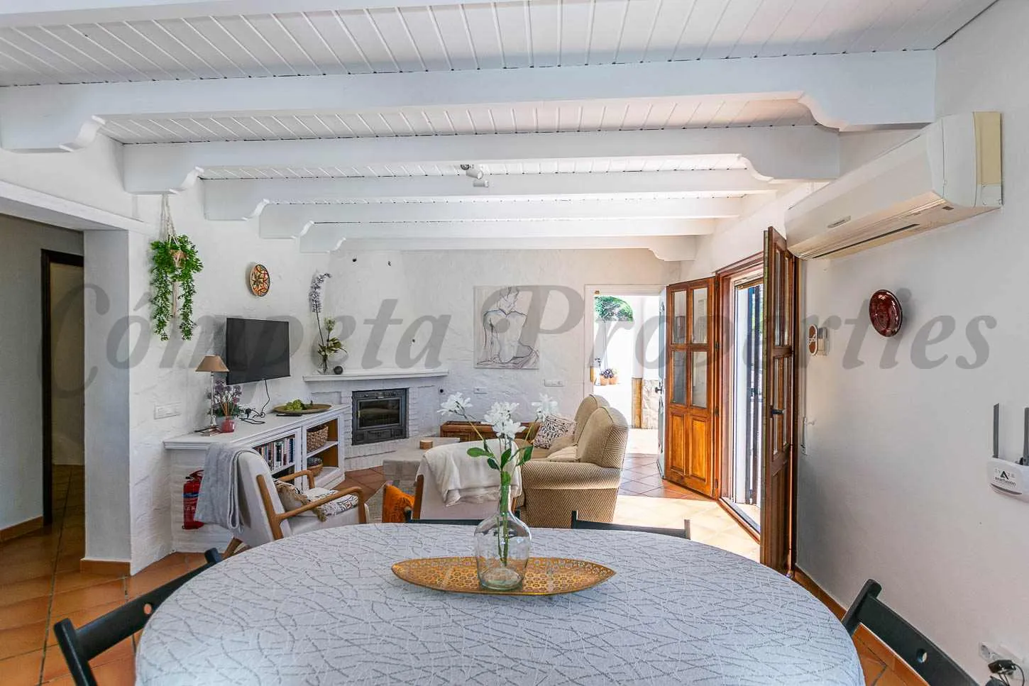 Andalusian Retreat: 3-Bedroom Country House with Pool in Cómpeta, Málaga - View image 12 of 21