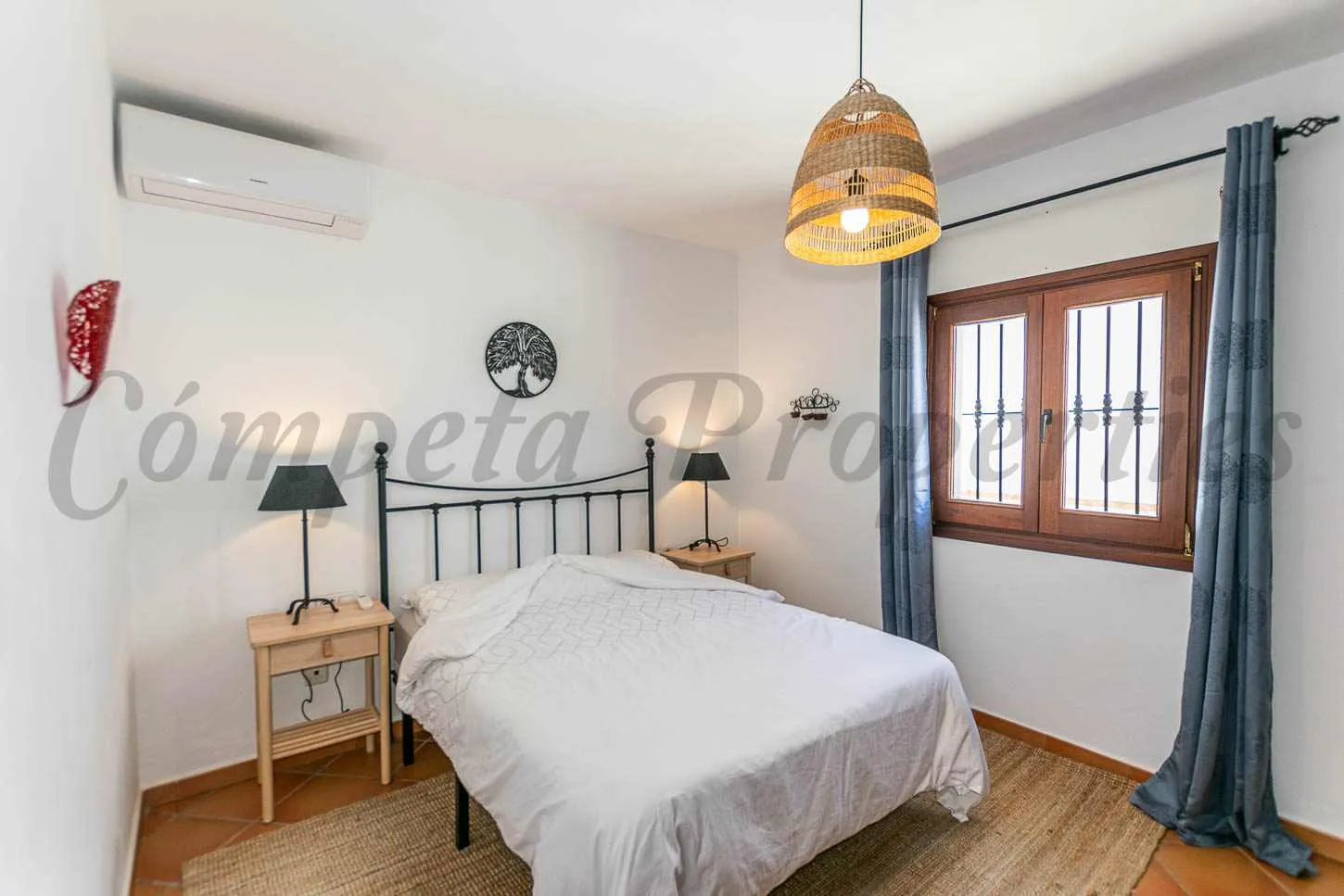 Andalusian Retreat: 3-Bedroom Country House with Pool in Cómpeta, Málaga - View image 18 of 21