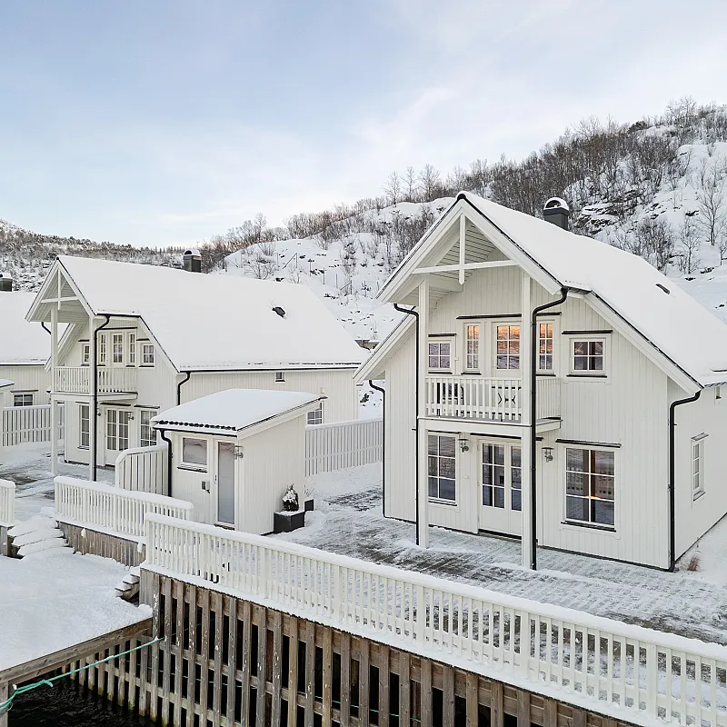 Modern 4-Bedroom Waterfront House in Lødingen with Private Garden