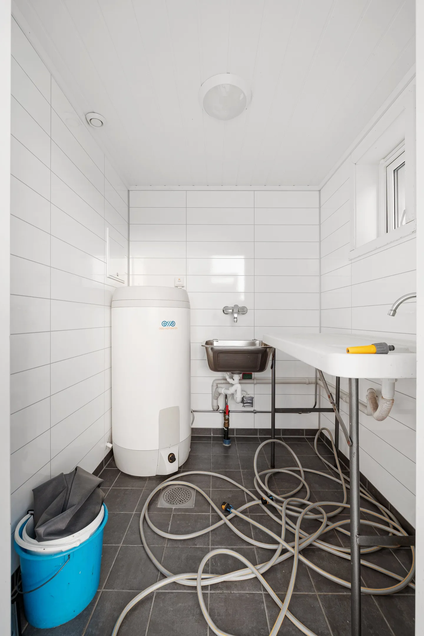 Modern 4-Bedroom Waterfront House in Lødingen with Private Garden - View image 22 of 58