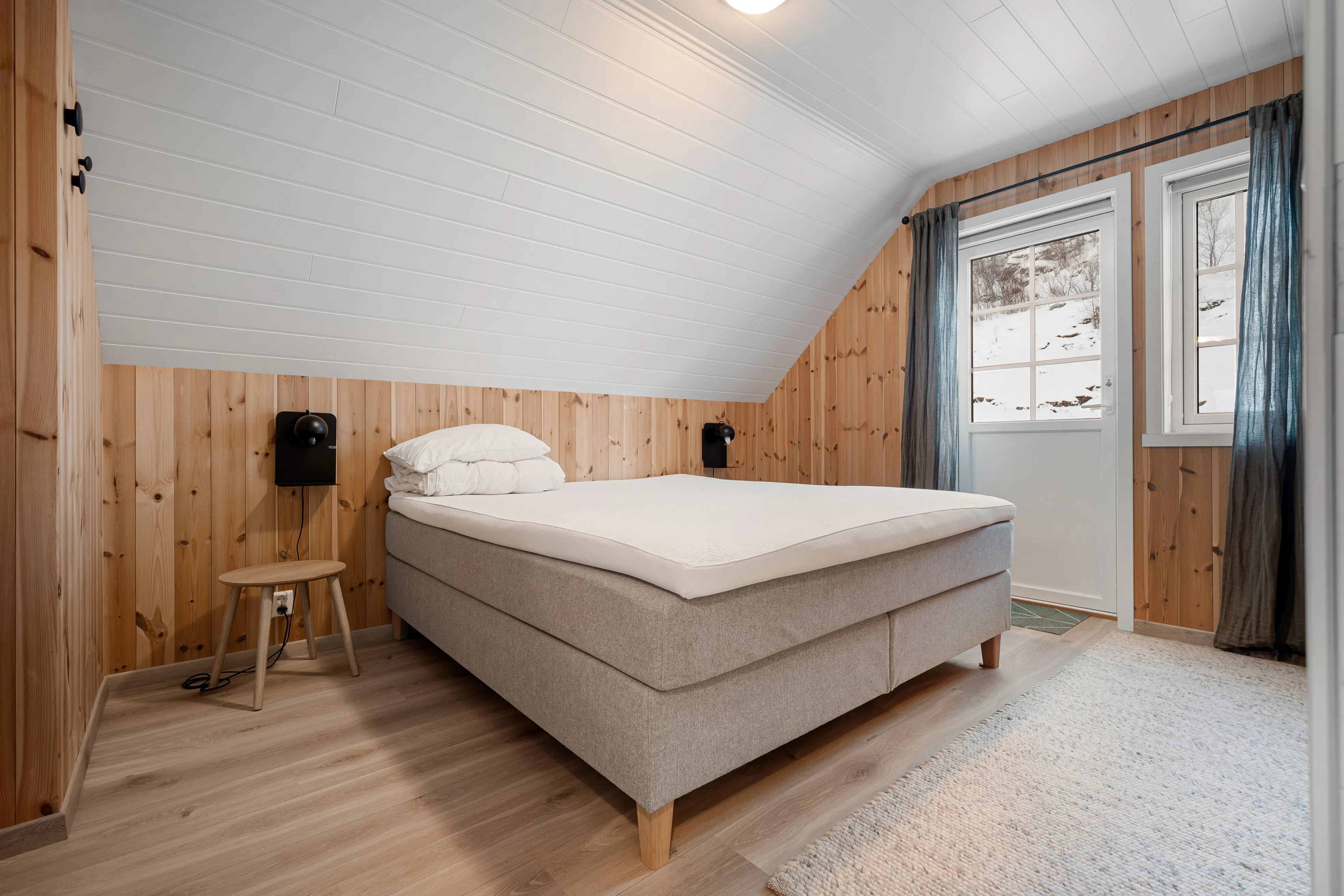 Modern 4-Bedroom Waterfront House in Lødingen with Private Garden - View image 26 of 58