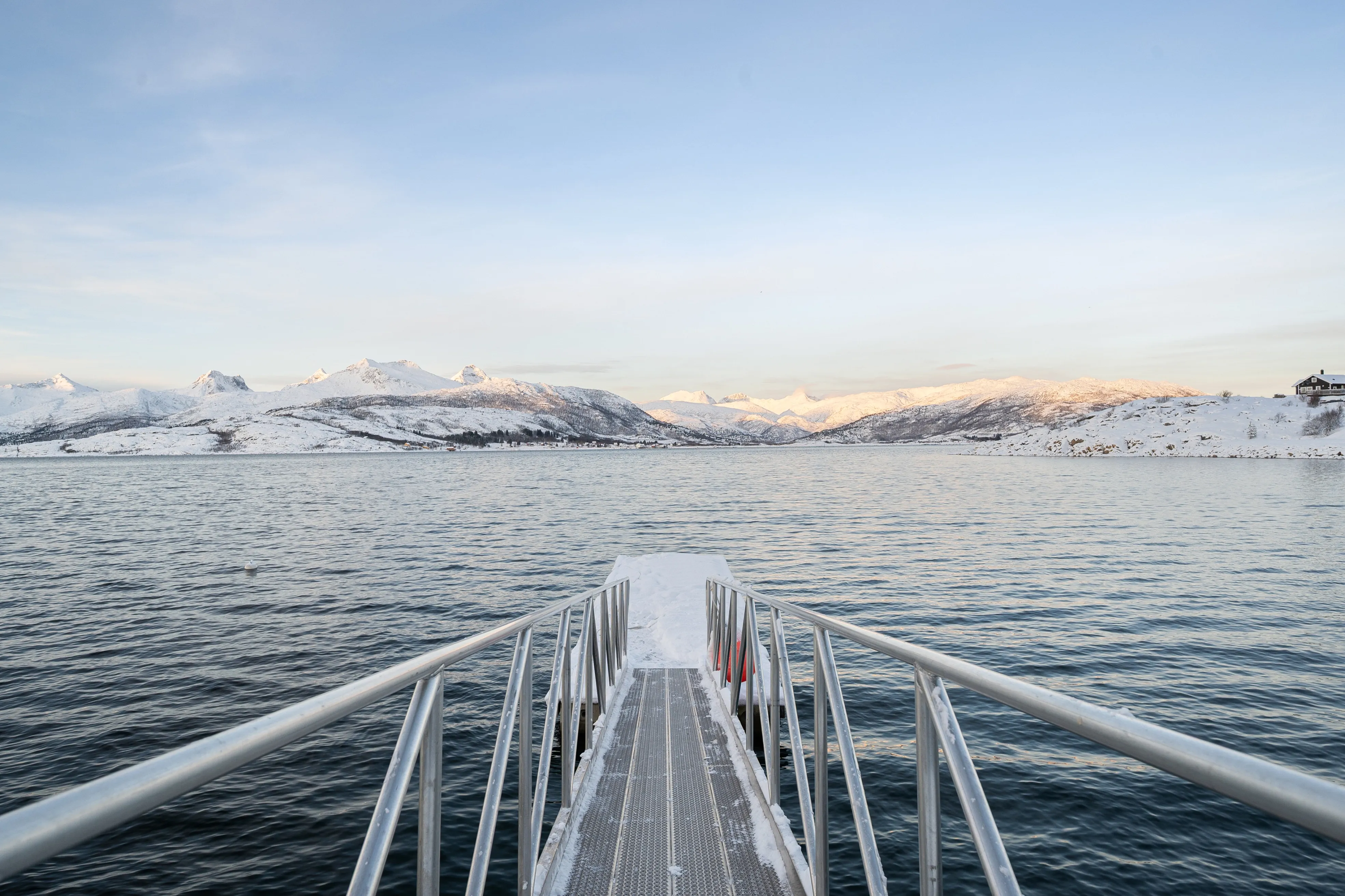 Modern 4-Bedroom Waterfront House in Lødingen with Private Garden - View image 40 of 58