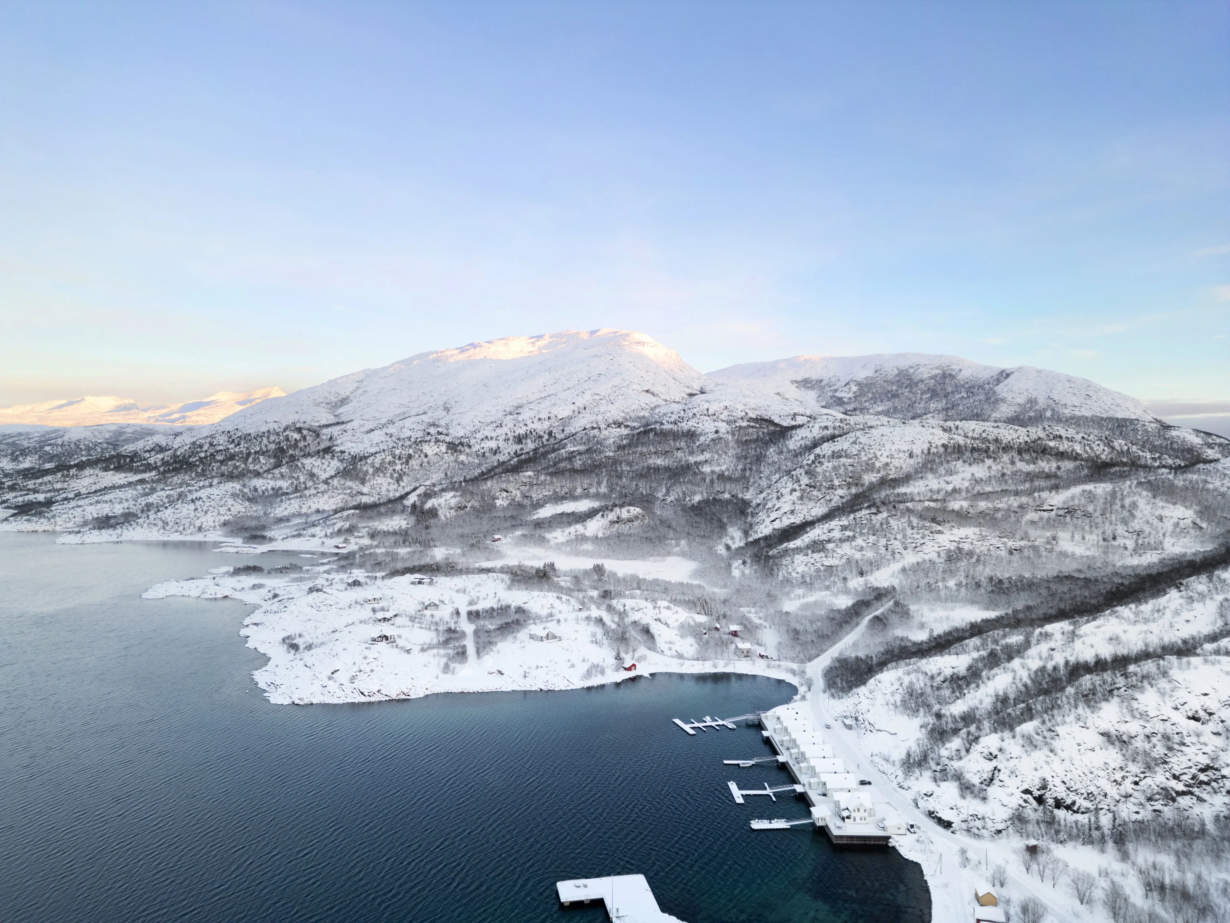 Modern 4-Bedroom Waterfront House in Lødingen with Private Garden - View image 49 of 58