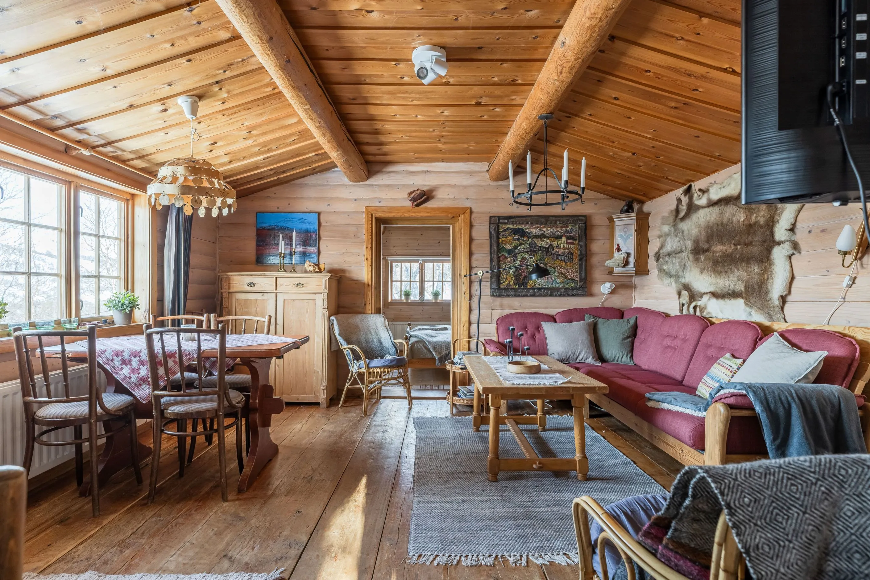 1970s Cabin with Expansive Lot near Ski Slopes in Tänndalen Sweden - Image 3