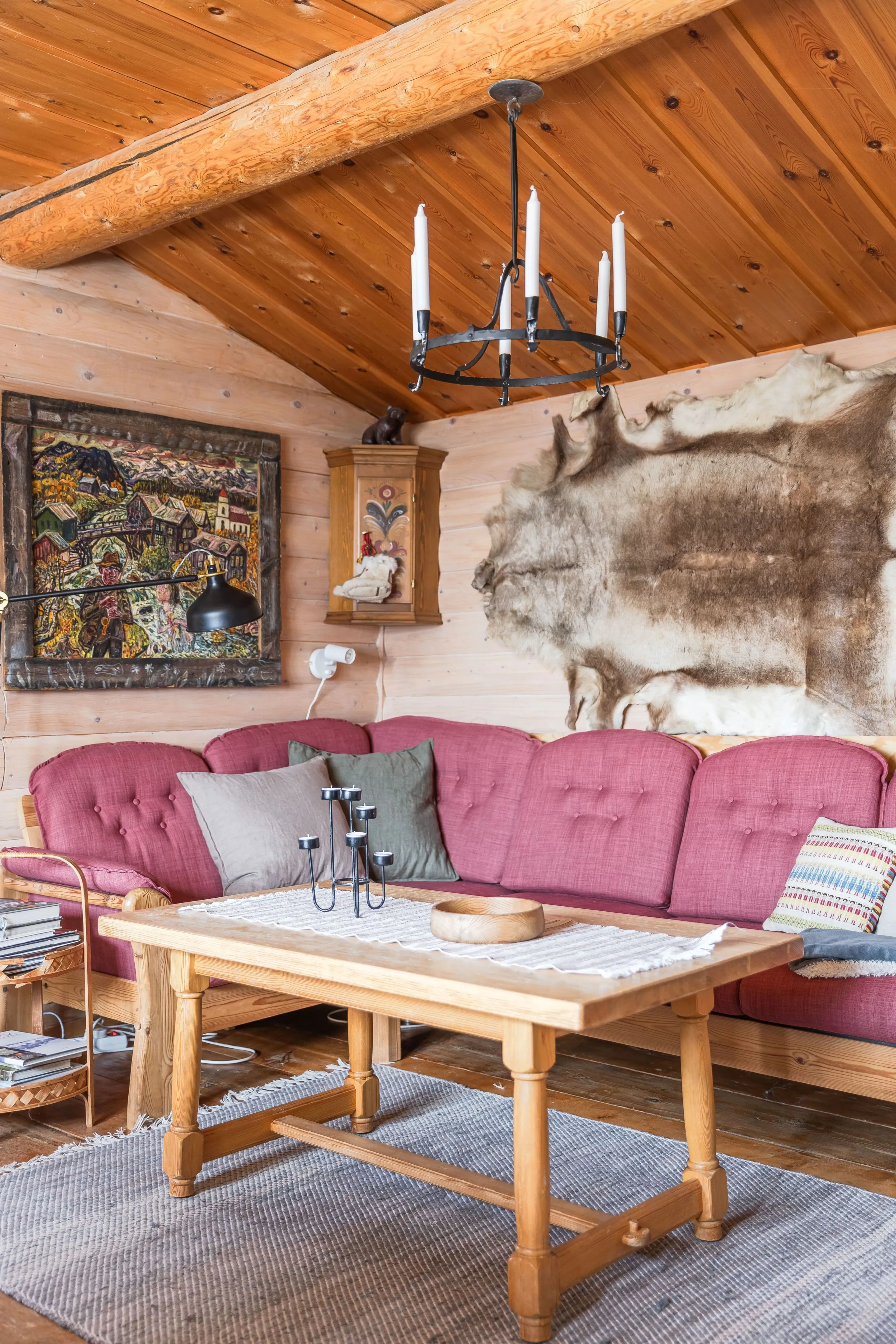 1970s Cabin with Expansive Lot near Ski Slopes in Tänndalen Sweden - View image 9 of 32