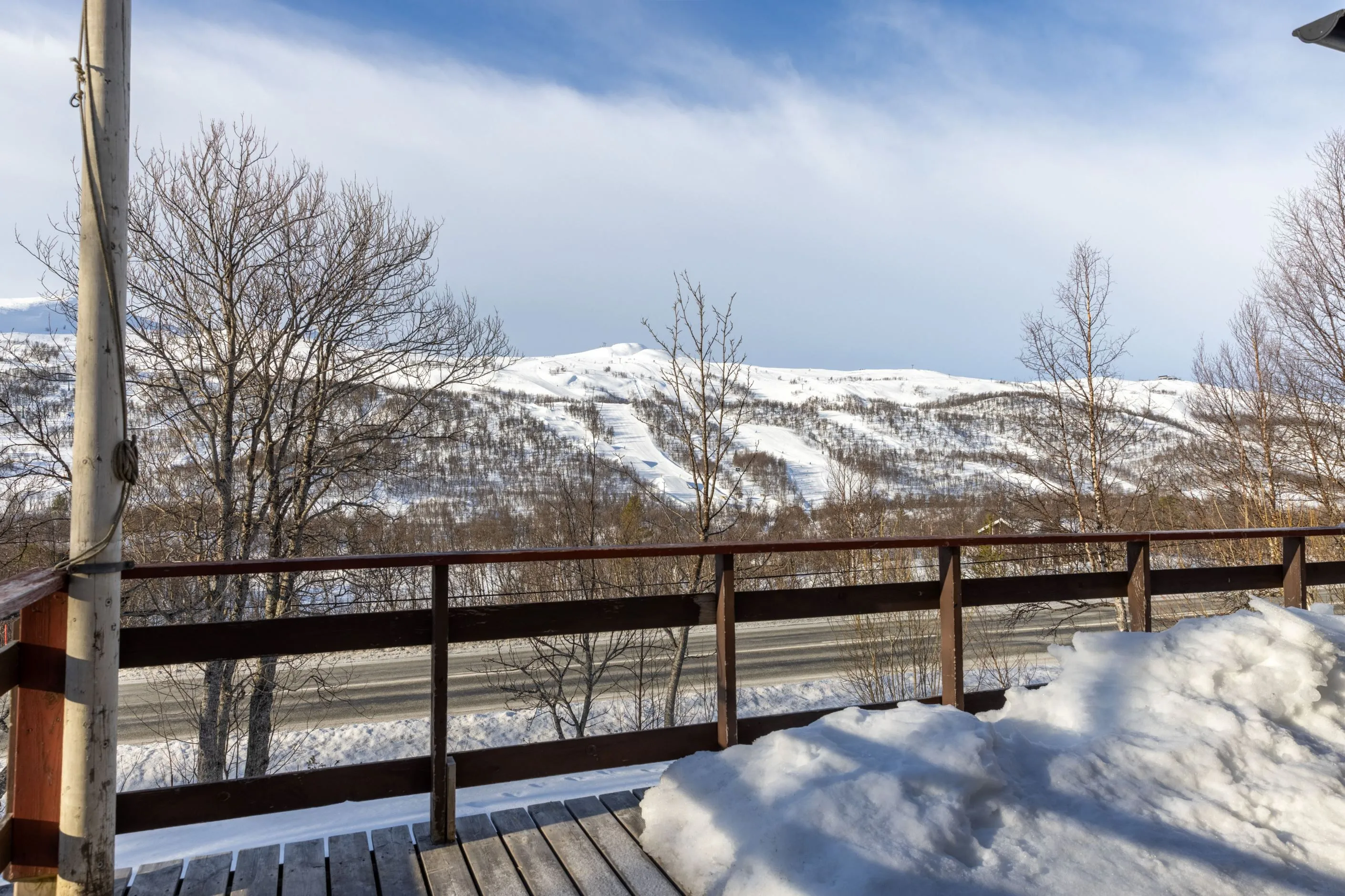 1970s Cabin with Expansive Lot near Ski Slopes in Tänndalen Sweden - View image 27 of 32
