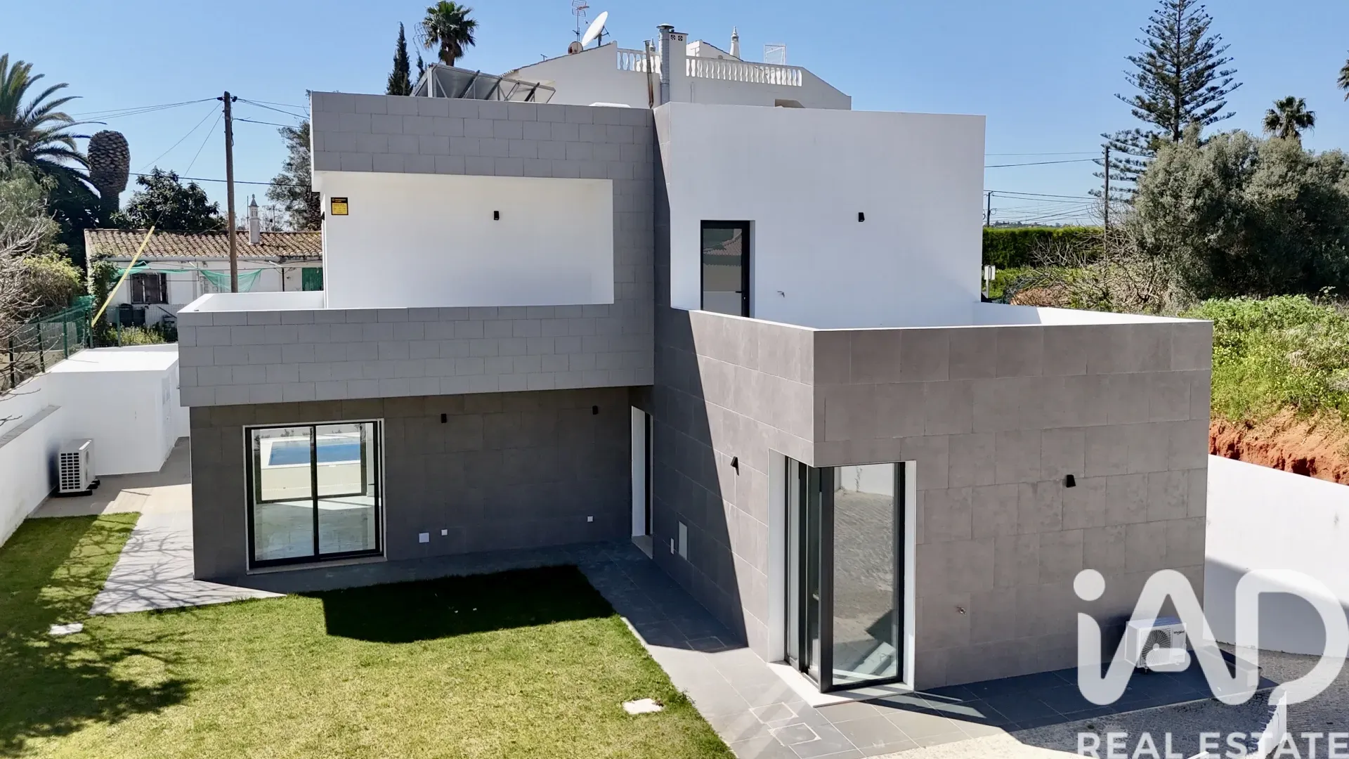 Modern 3-Bedroom House with Pool and Garden in Sunny Lagos, Portugal - Image 1