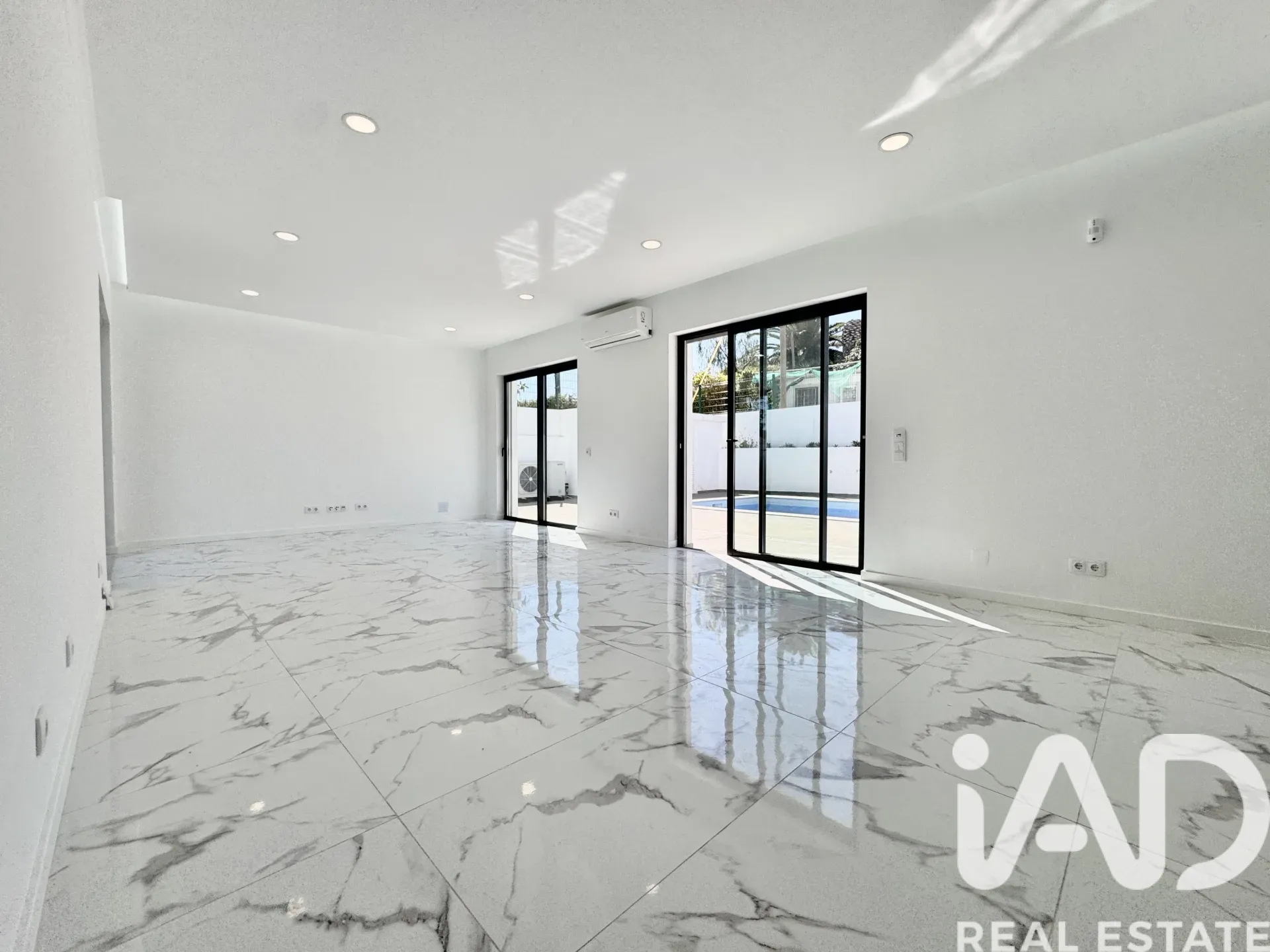 Modern 3-Bedroom House with Pool and Garden in Sunny Lagos, Portugal - View image 14 of 33