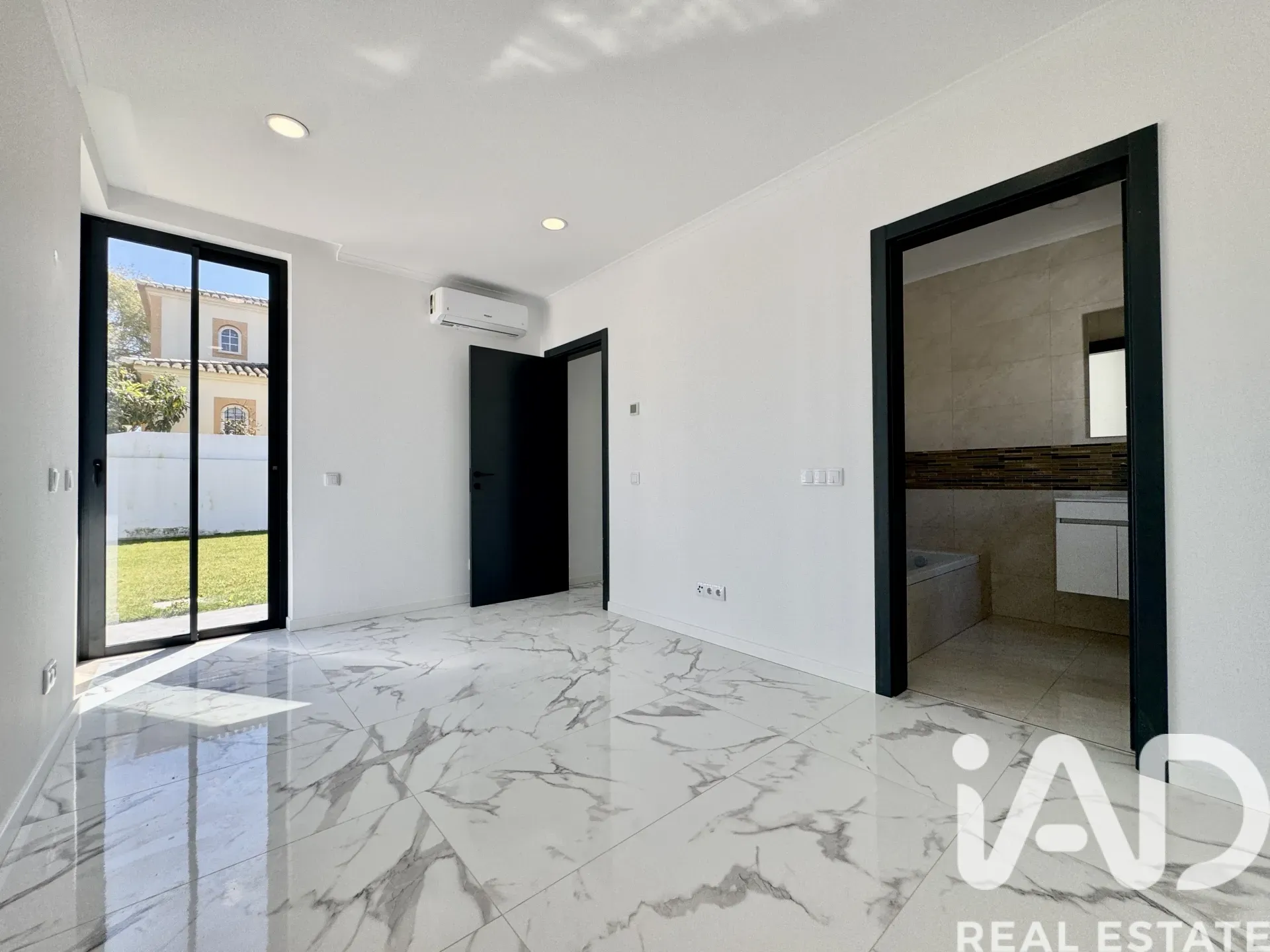 Modern 3-Bedroom House with Pool and Garden in Sunny Lagos, Portugal - View image 15 of 33