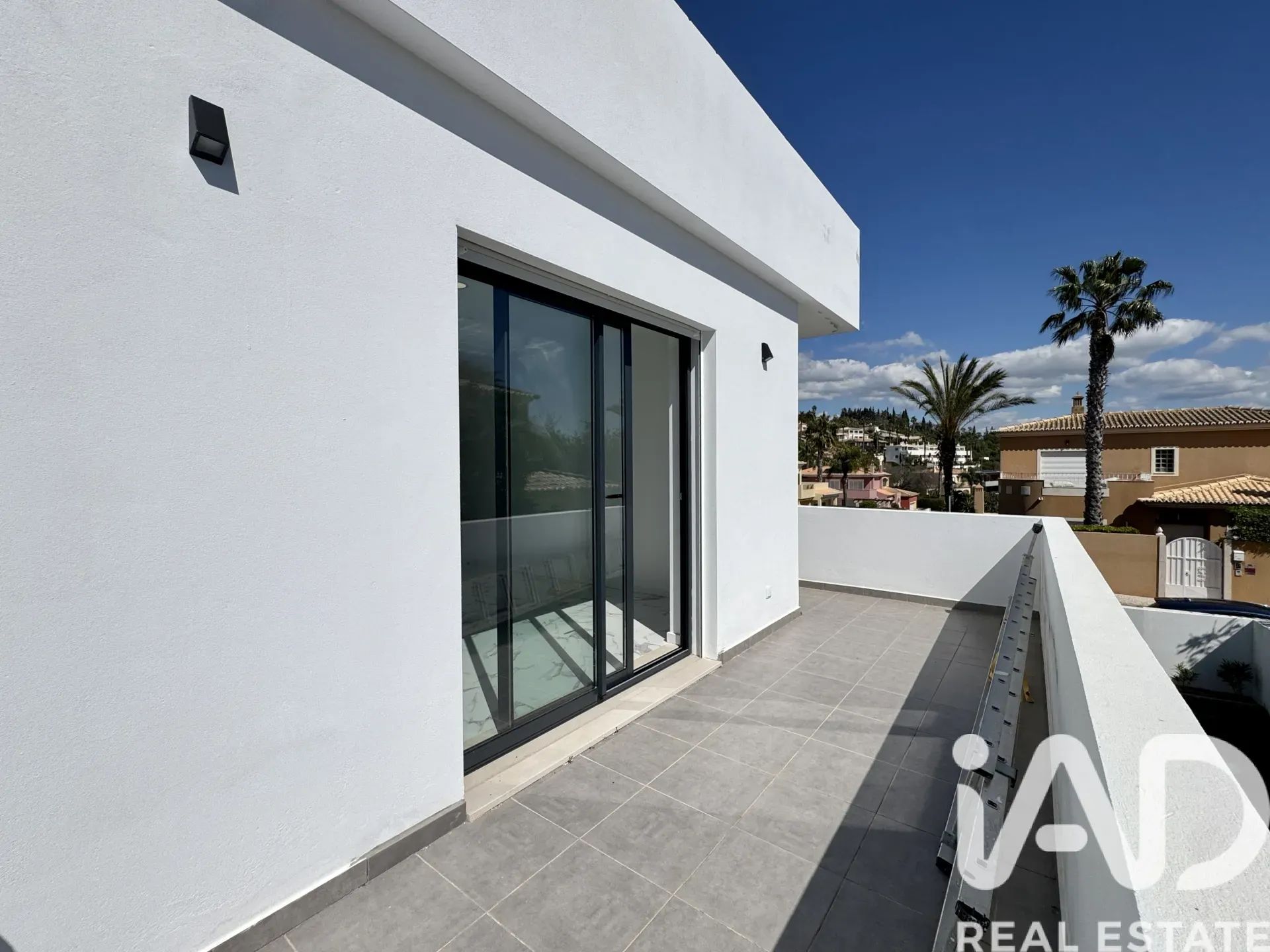 Modern 3-Bedroom House with Pool and Garden in Sunny Lagos, Portugal - View image 23 of 33