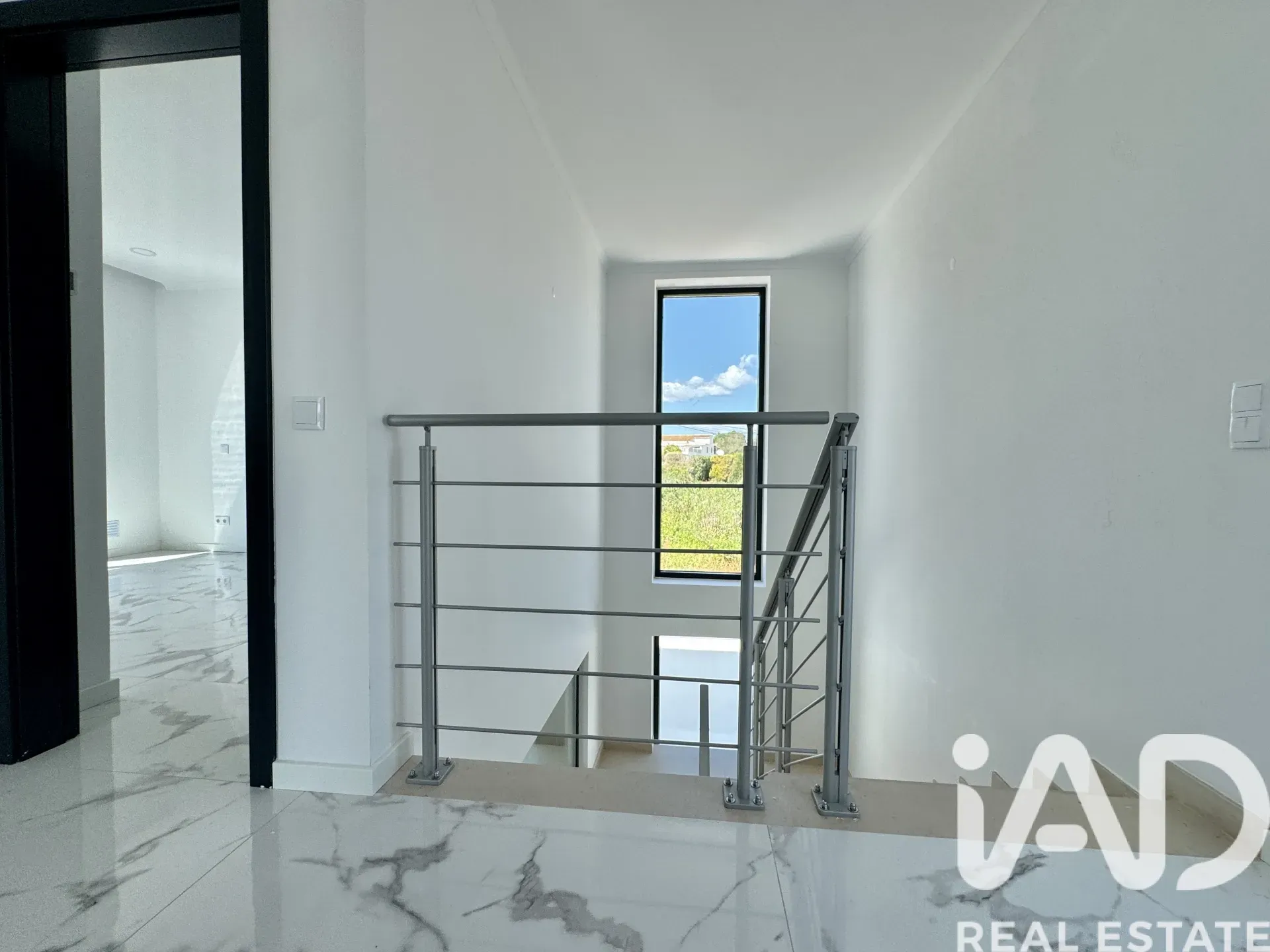 Modern 3-Bedroom House with Pool and Garden in Sunny Lagos, Portugal - View image 25 of 33