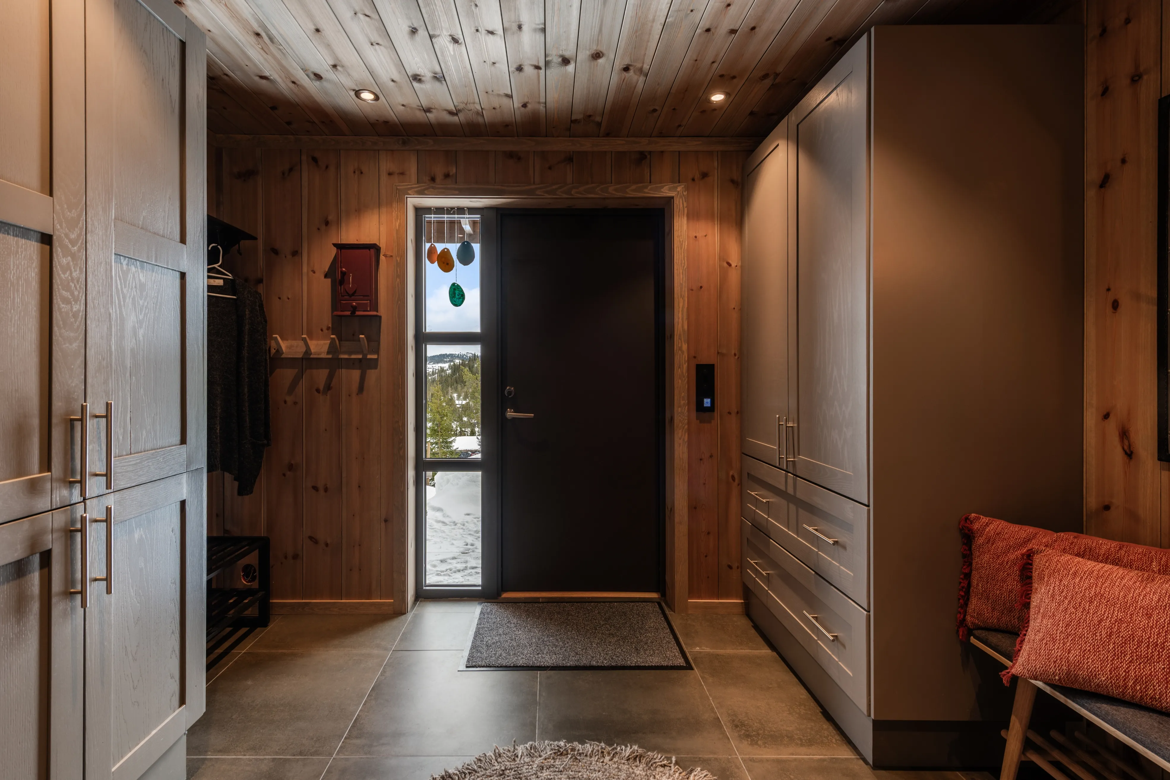 Modern 4-Bedroom Cabin with Panoramic Views in Scenic Nesbyen, Norway - View image 9 of 47