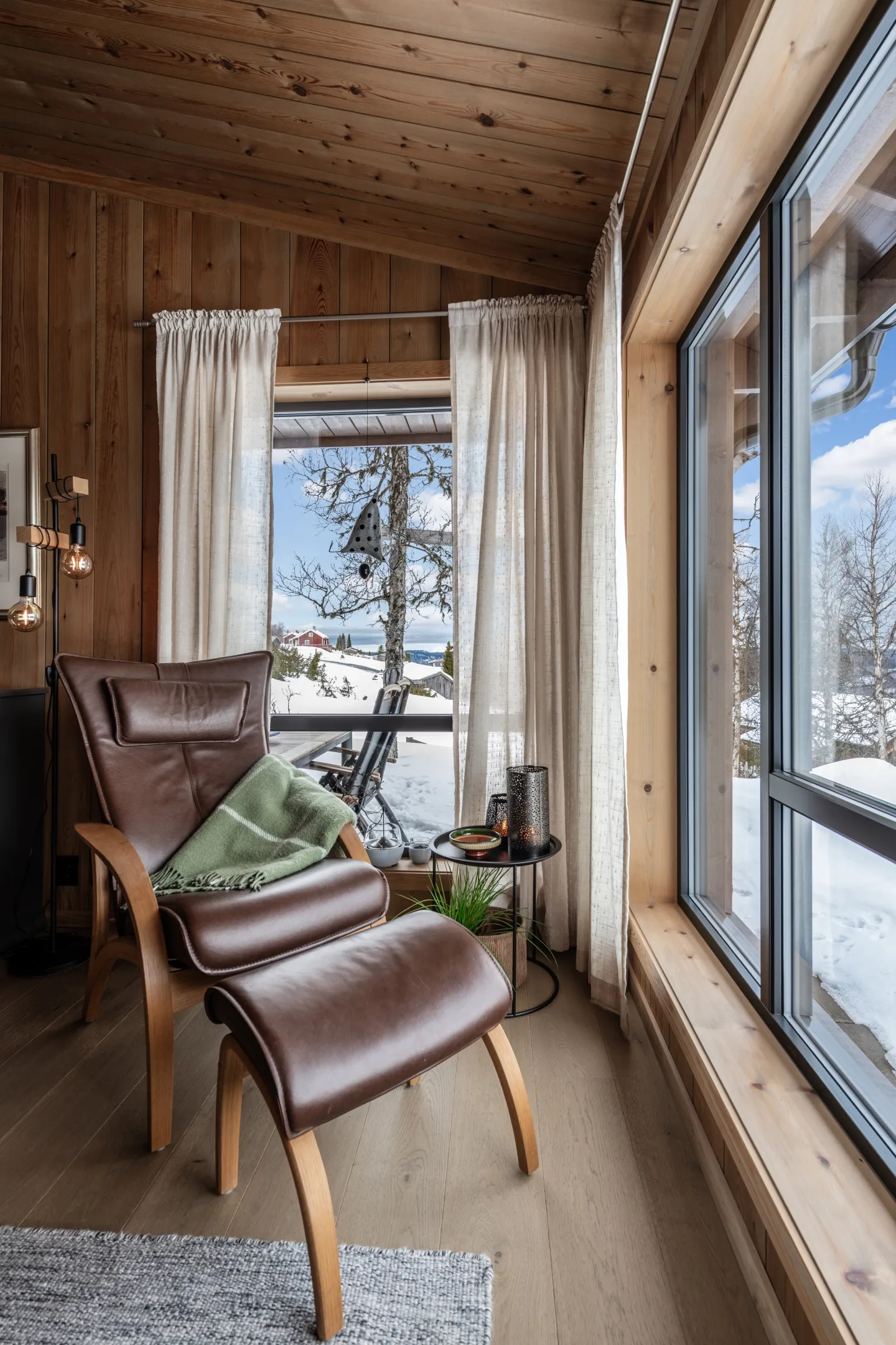 Modern 4-Bedroom Cabin with Panoramic Views in Scenic Nesbyen, Norway - View image 22 of 47
