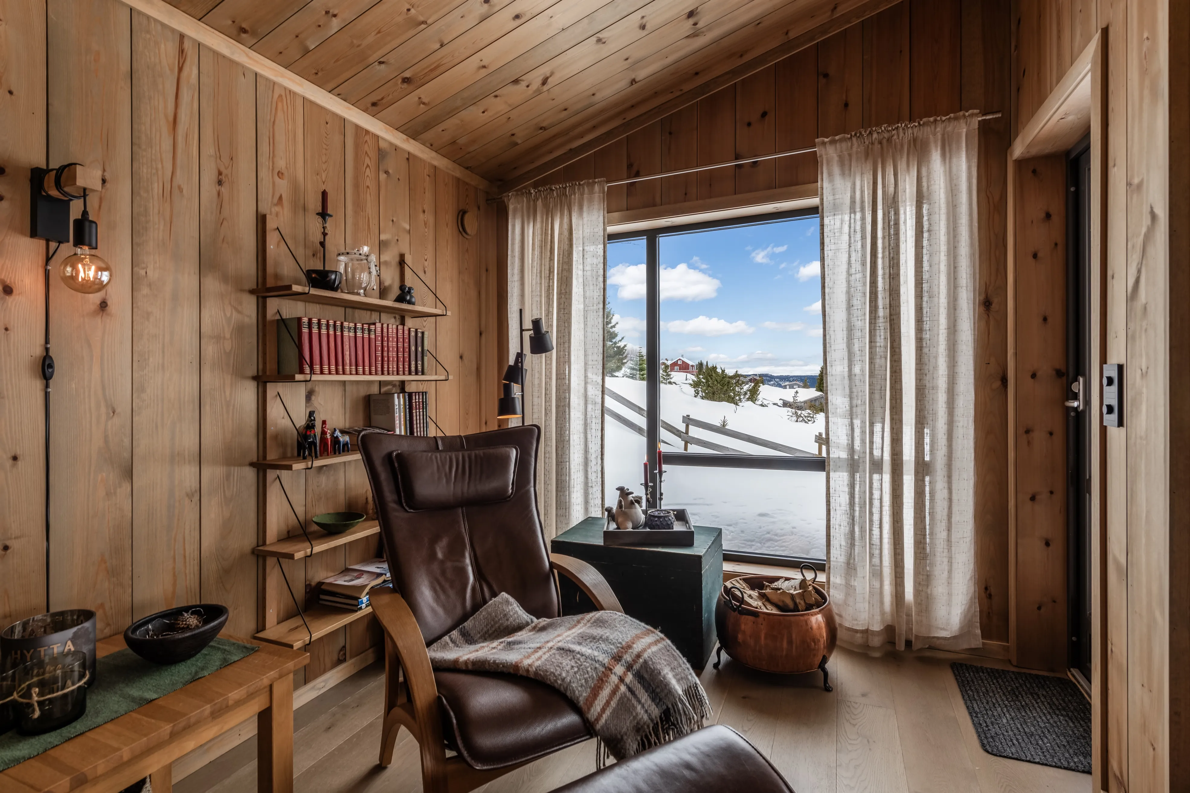 Modern 4-Bedroom Cabin with Panoramic Views in Scenic Nesbyen, Norway - View image 23 of 47