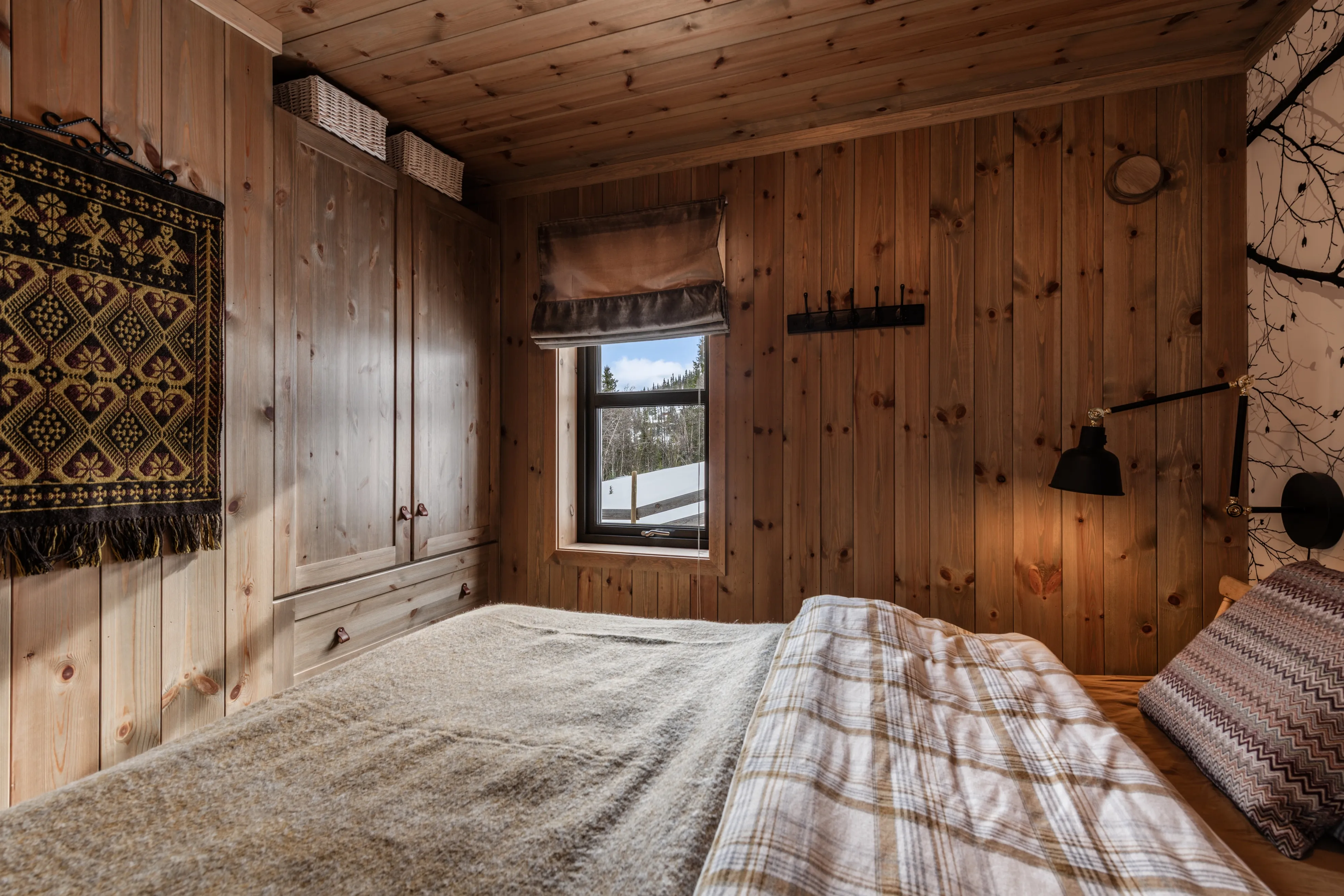Modern 4-Bedroom Cabin with Panoramic Views in Scenic Nesbyen, Norway - View image 32 of 47