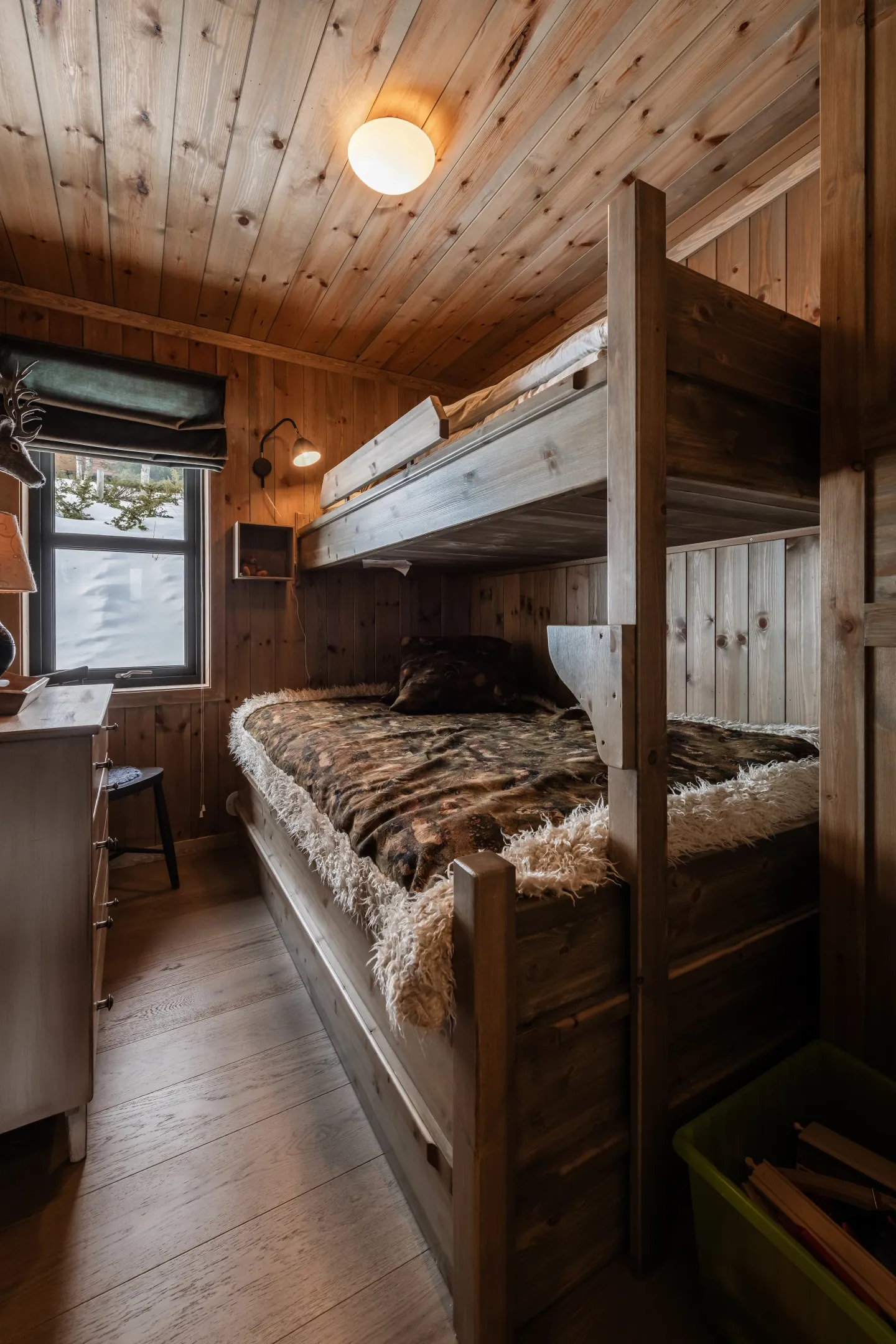 Modern 4-Bedroom Cabin with Panoramic Views in Scenic Nesbyen, Norway - View image 35 of 47