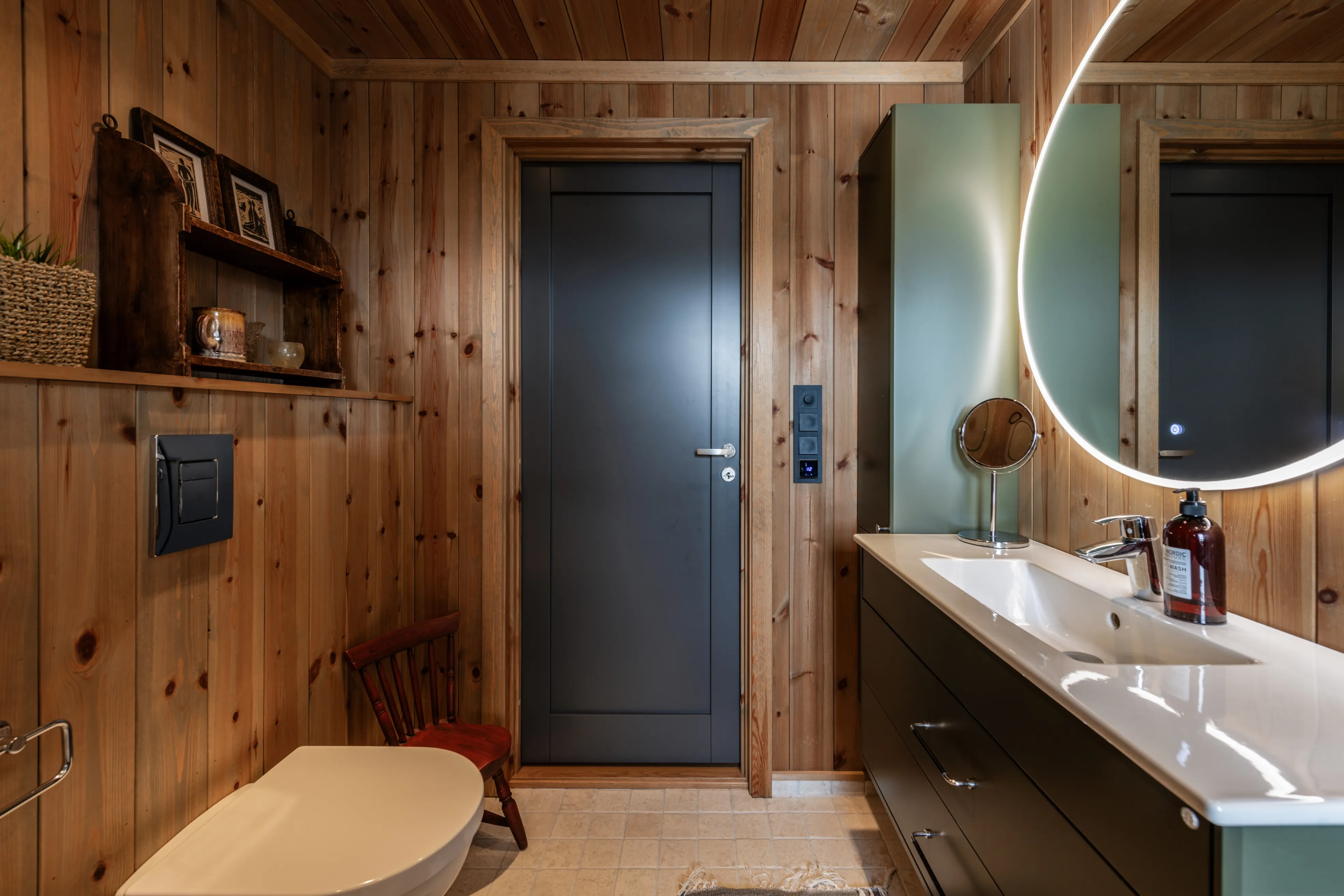 Modern 4-Bedroom Cabin with Panoramic Views in Scenic Nesbyen, Norway - View image 37 of 47