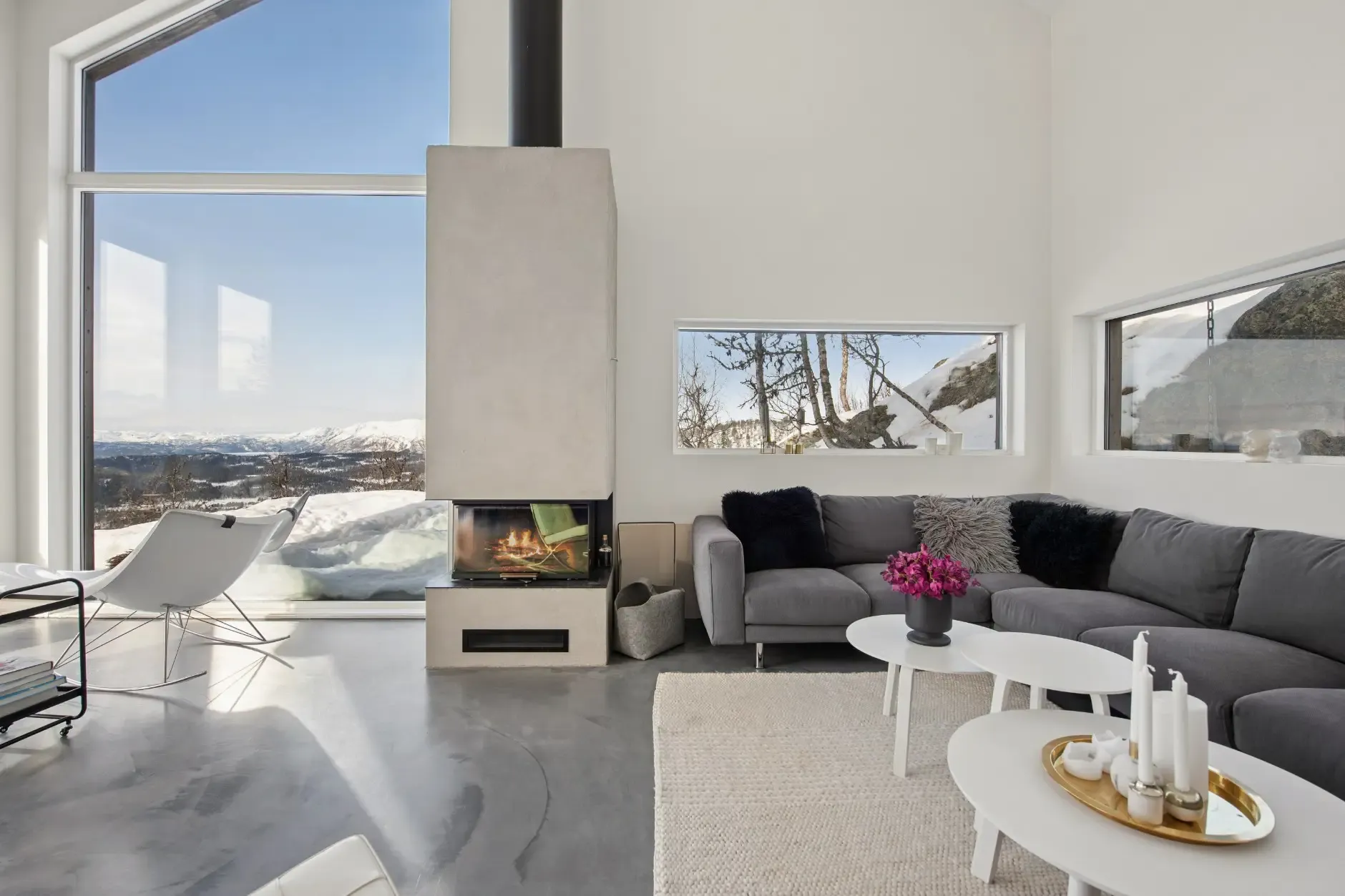 Contemporary 4-Bedroom Country House with Terrace in Norway's Telemark Region - View image 6 of 47