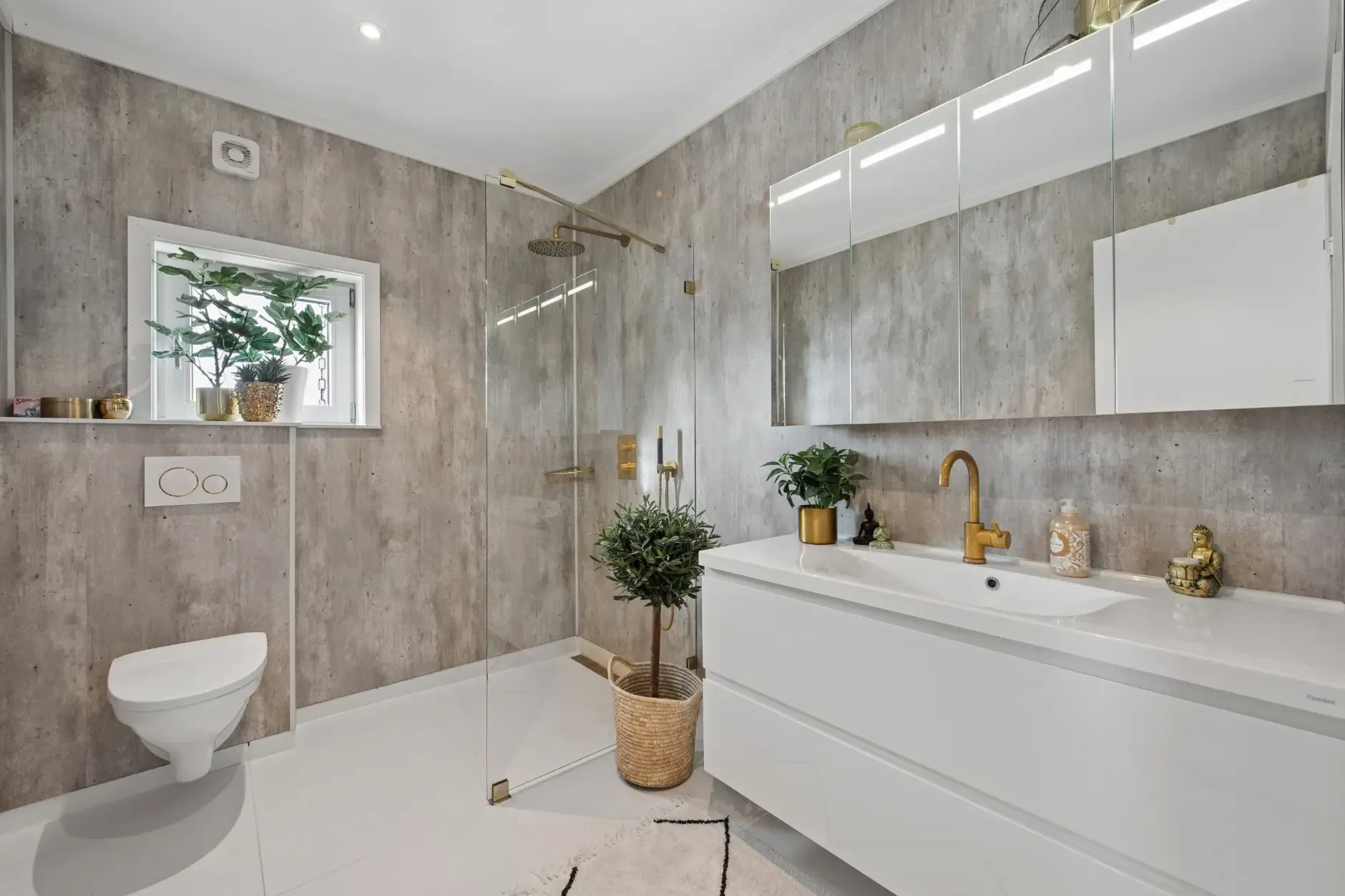 Contemporary 4-Bedroom Country House with Terrace in Norway's Telemark Region - View image 20 of 47