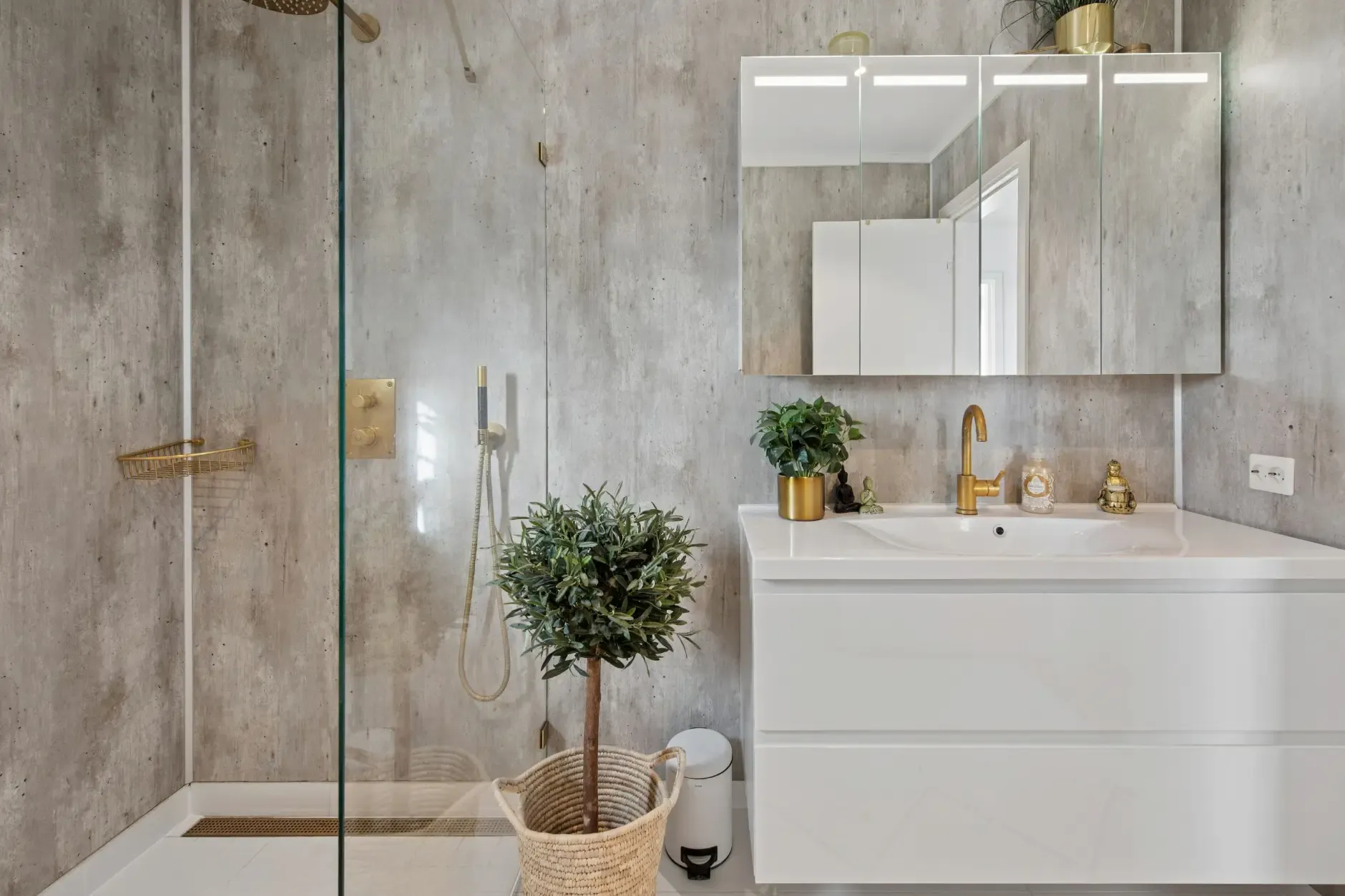 Contemporary 4-Bedroom Country House with Terrace in Norway's Telemark Region - View image 22 of 47