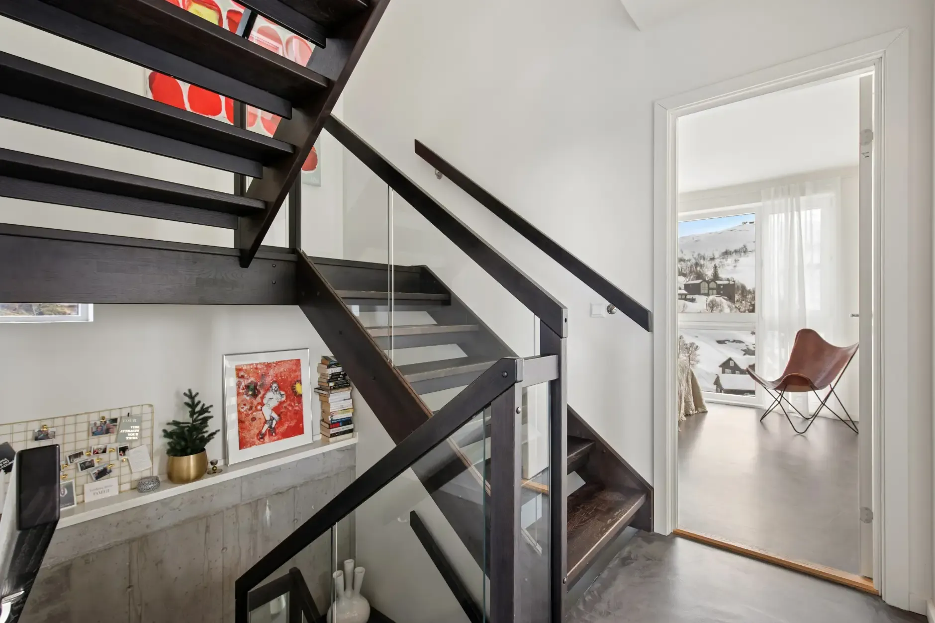 Contemporary 4-Bedroom Country House with Terrace in Norway's Telemark Region - View image 25 of 47