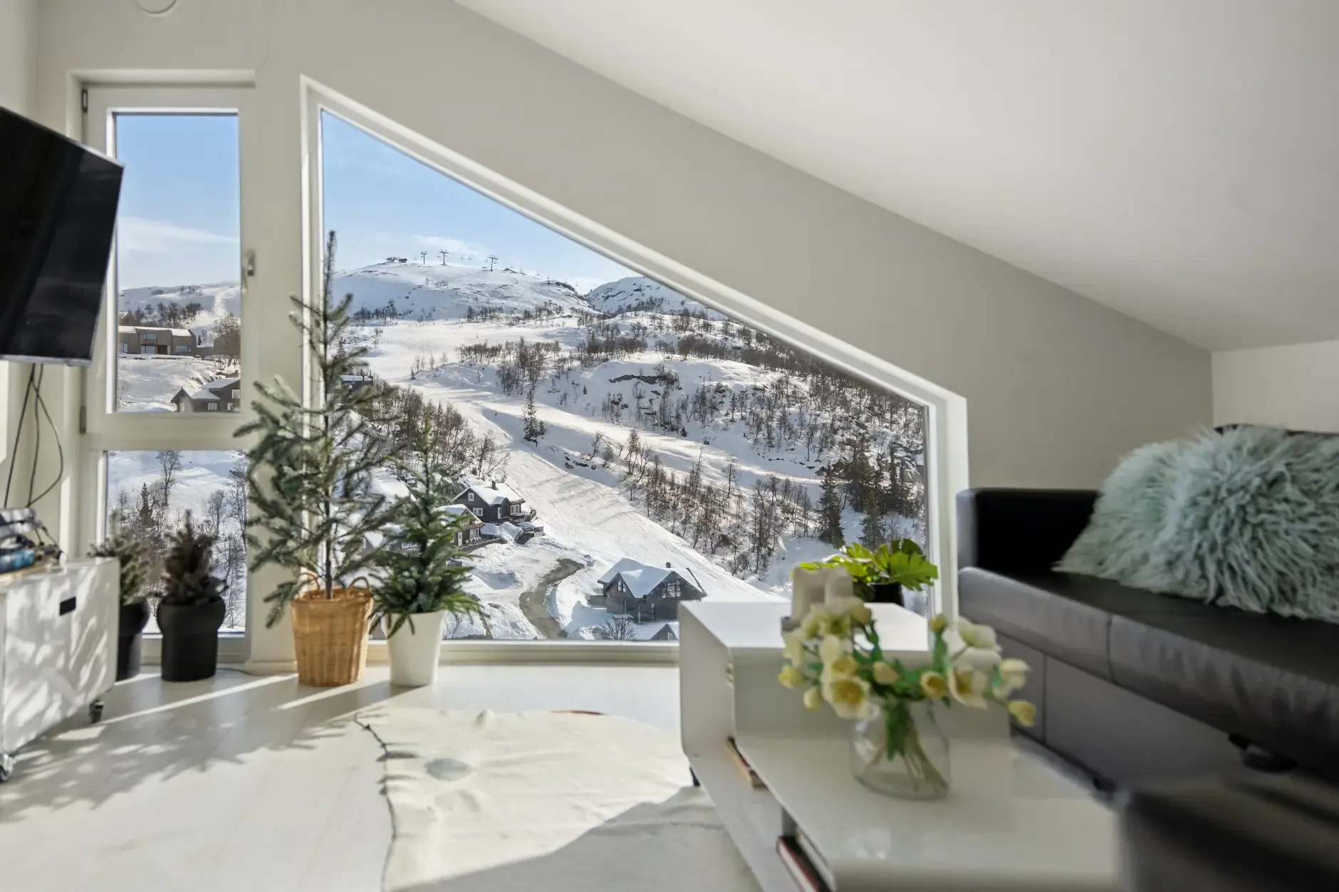 Contemporary 4-Bedroom Country House with Terrace in Norway's Telemark Region - View image 27 of 47
