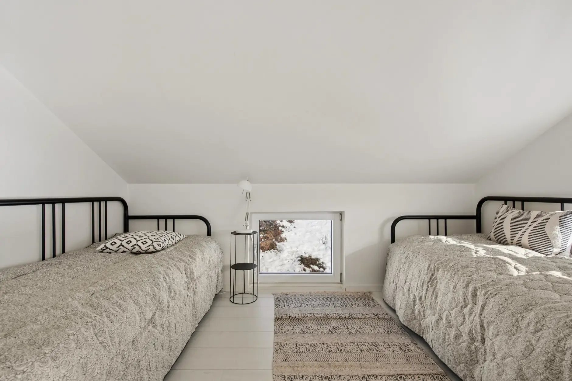 Contemporary 4-Bedroom Country House with Terrace in Norway's Telemark Region - View image 29 of 47