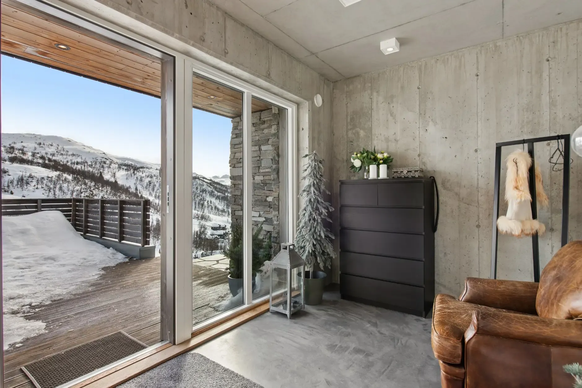 Contemporary 4-Bedroom Country House with Terrace in Norway's Telemark Region - View image 36 of 47