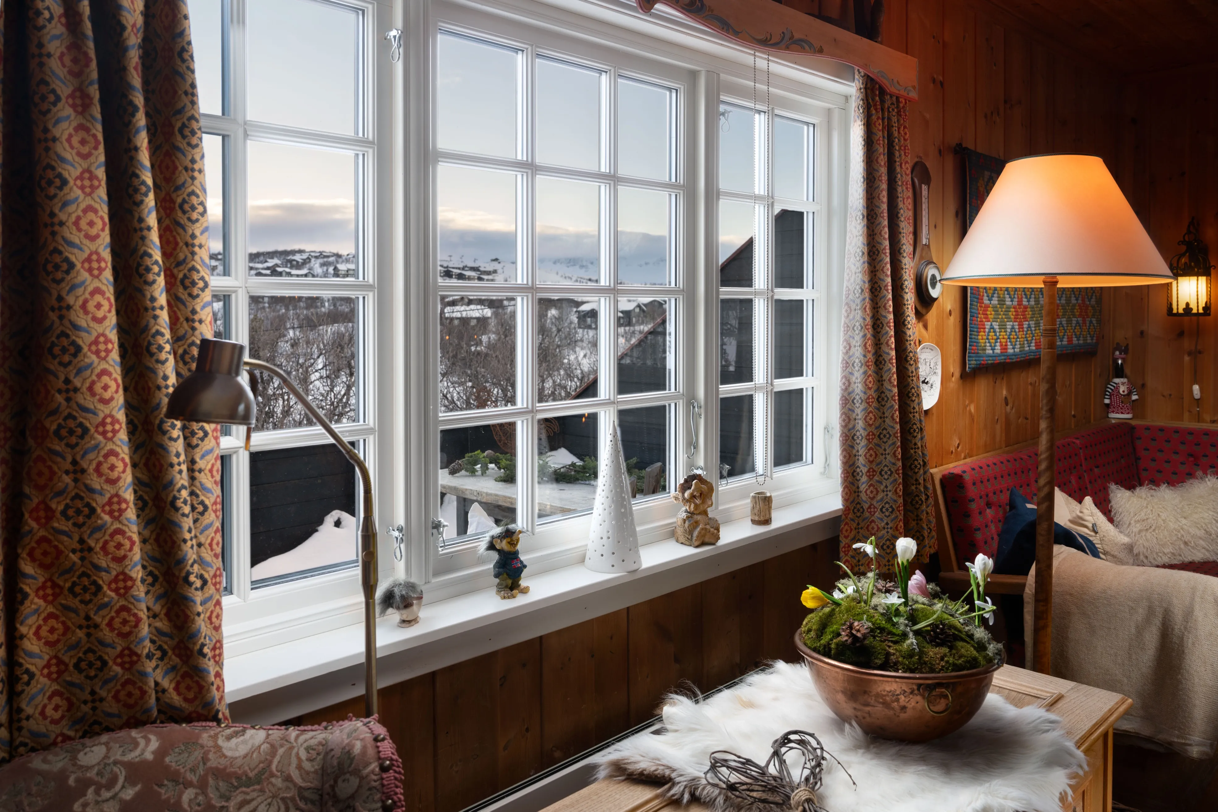 1960s Geilo Cabin with Expansive Terrace and Mountain Vistas - View image 9 of 28